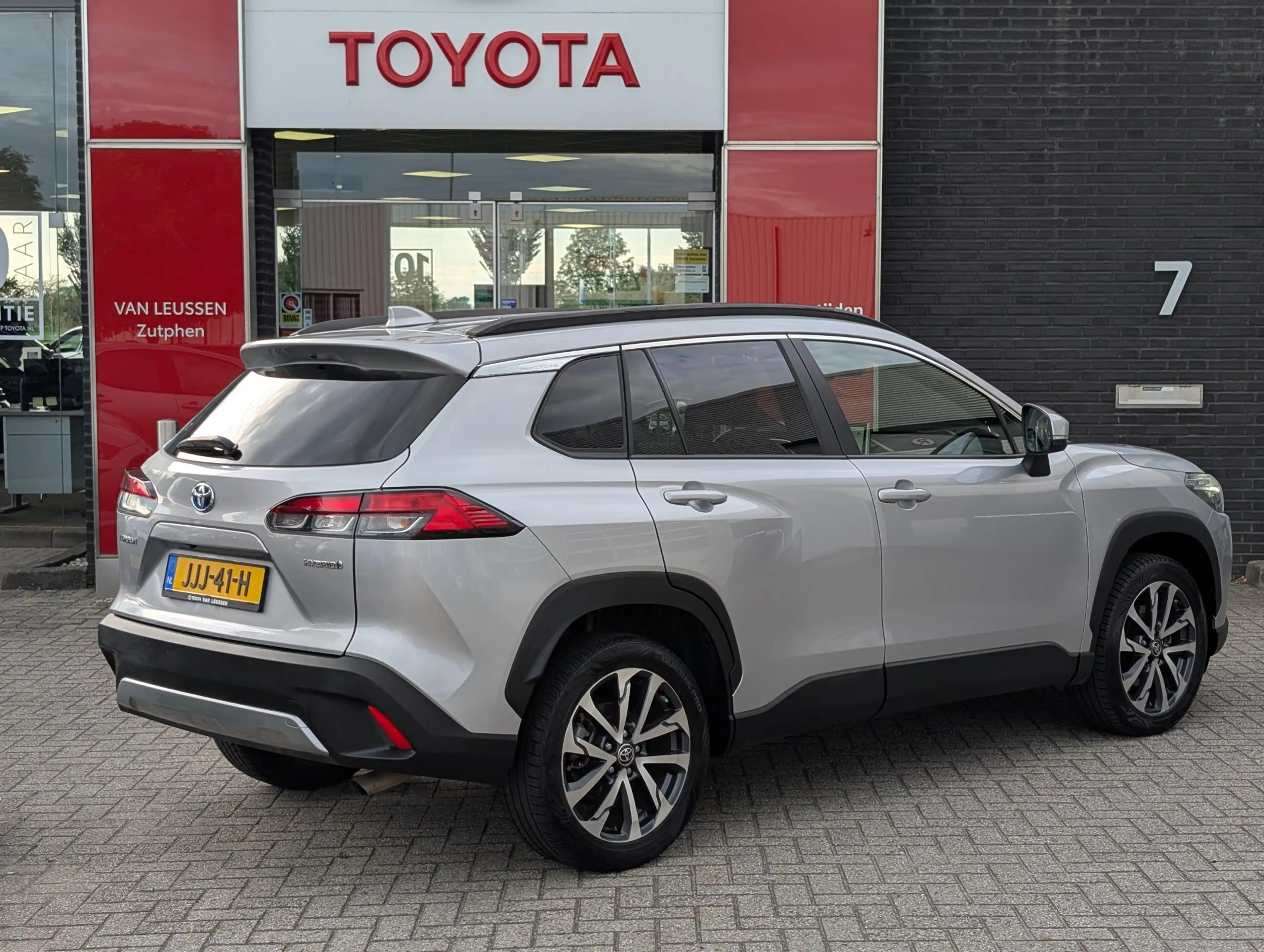 Toyota Corolla Cross 2.0 HYBRID 200 DYNAMIC 4-SEIZOENSBANDEN STOEL- & S — photo 2