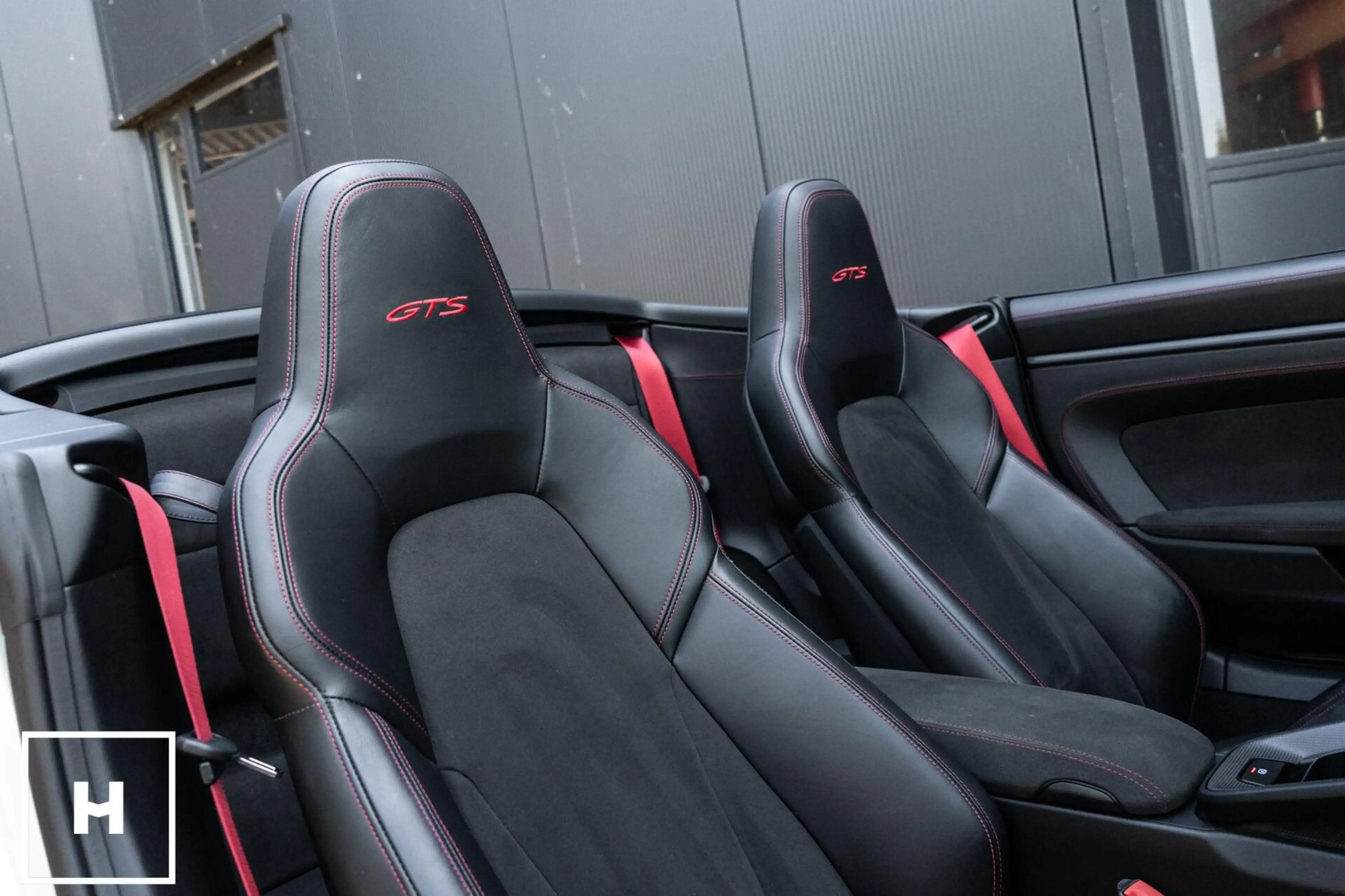 Porsche 992 Cabrio 3.0 Carrera 4 GTS — photo 44