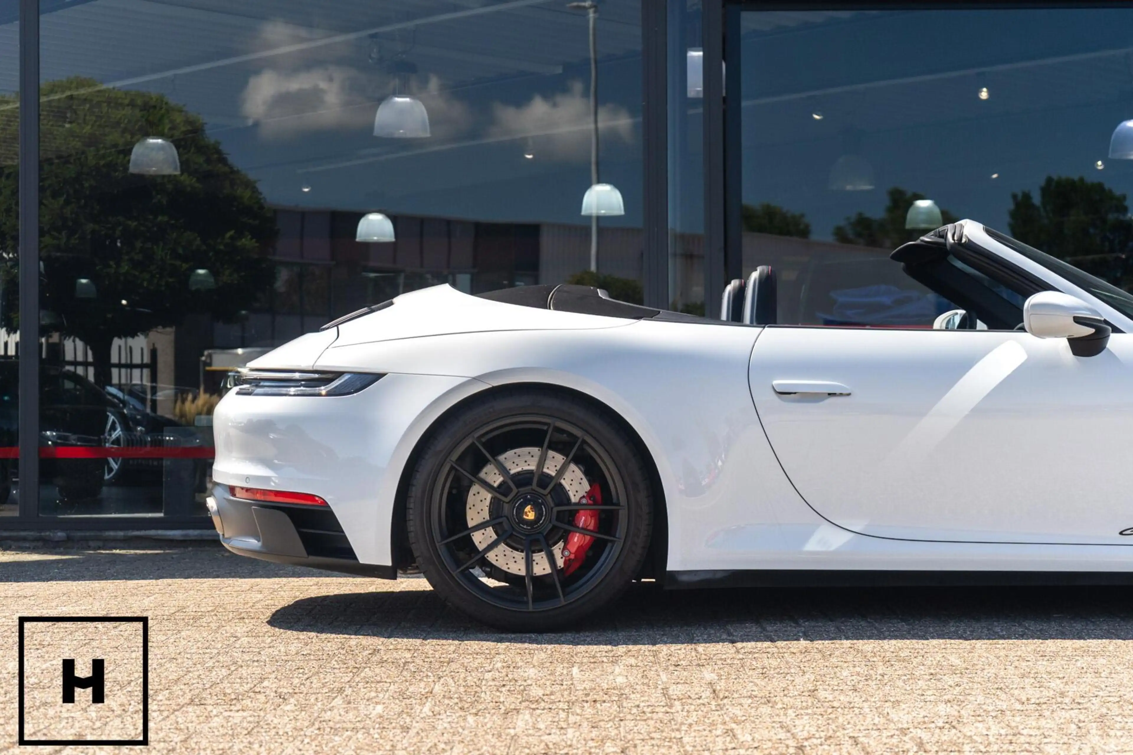 Porsche 992 Cabrio 3.0 Carrera 4 GTS — photo 25
