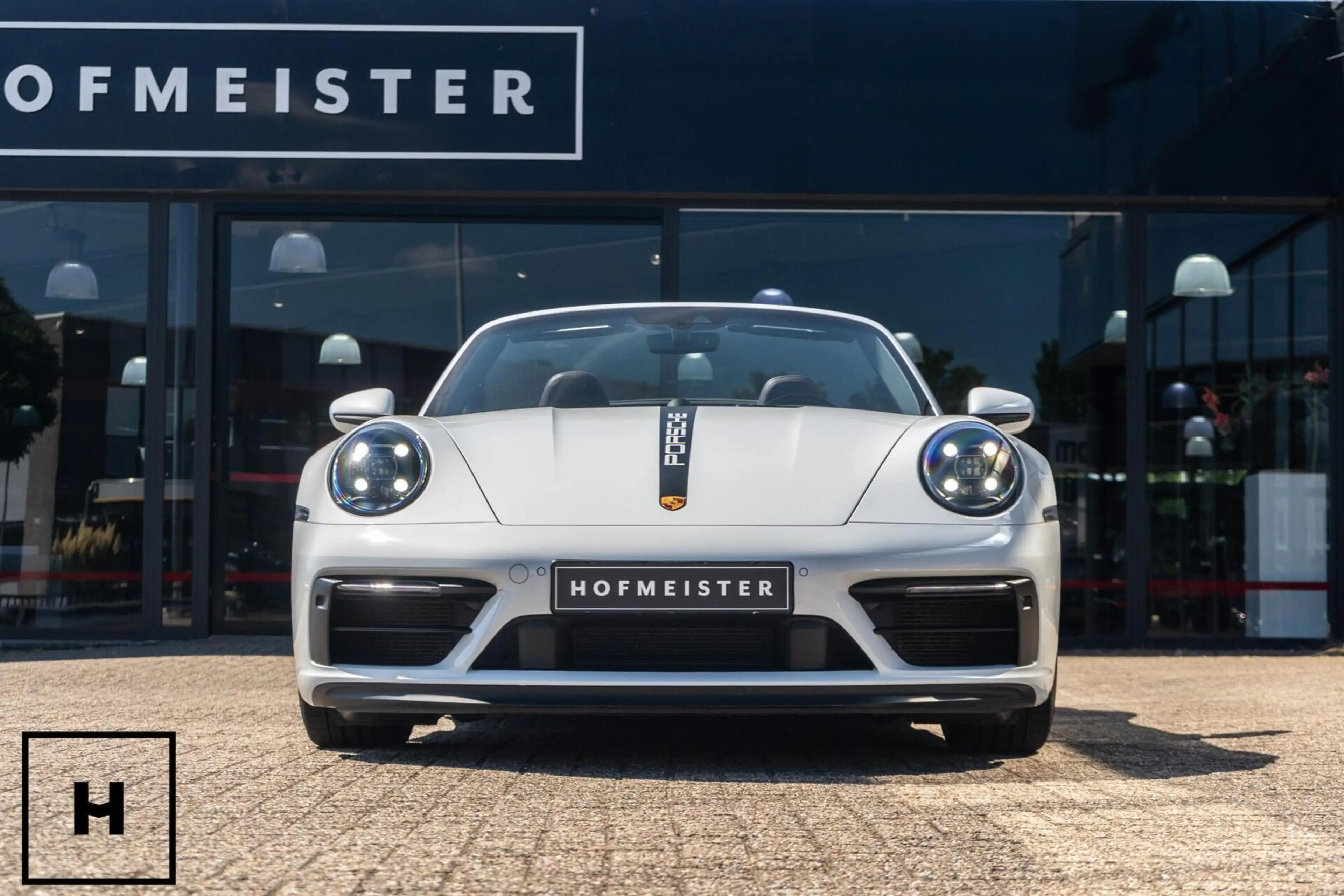 Porsche 992 Cabrio 3.0 Carrera 4 GTS — photo 10