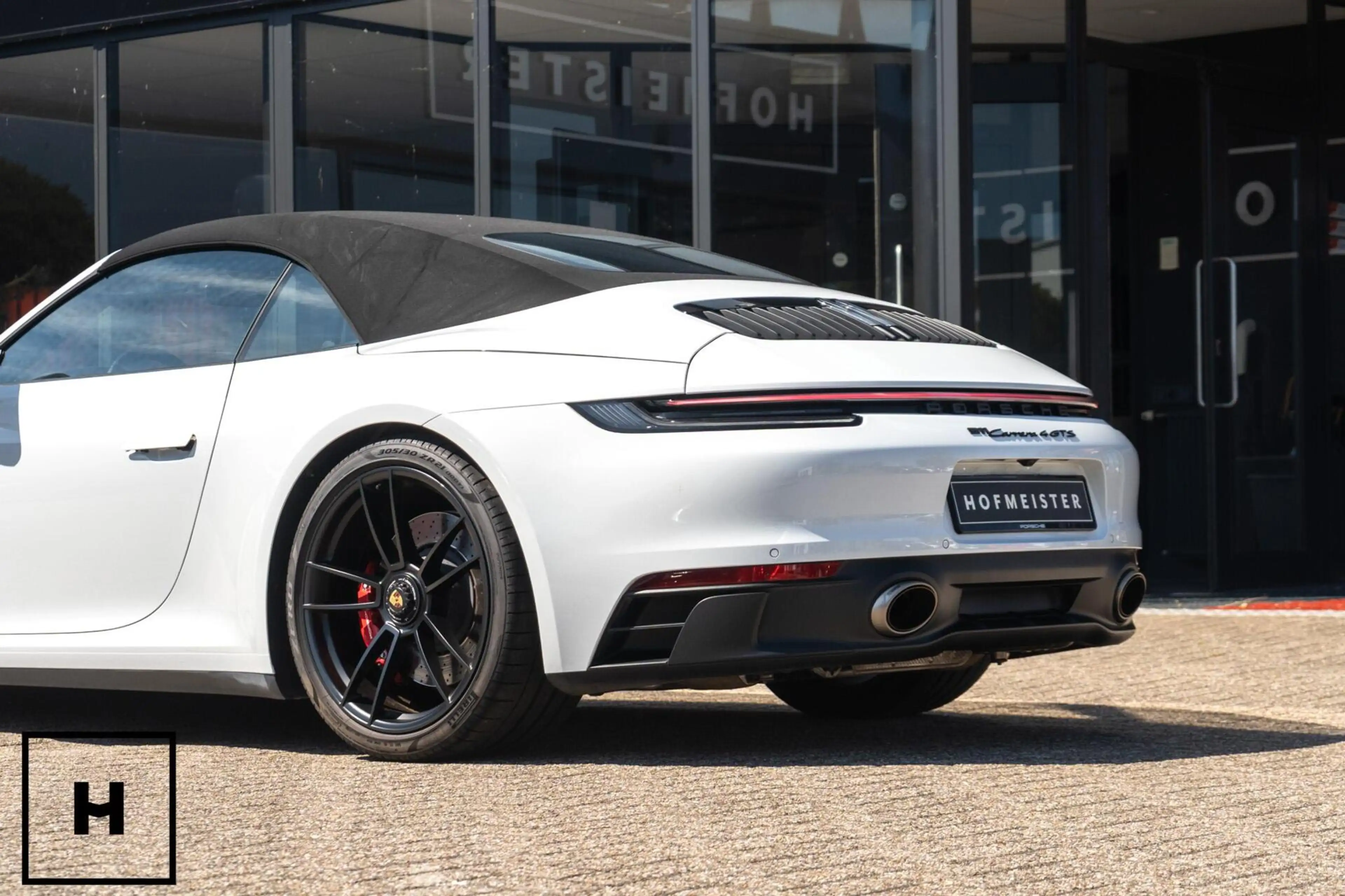 Porsche 992 Cabrio 3.0 Carrera 4 GTS — photo 33