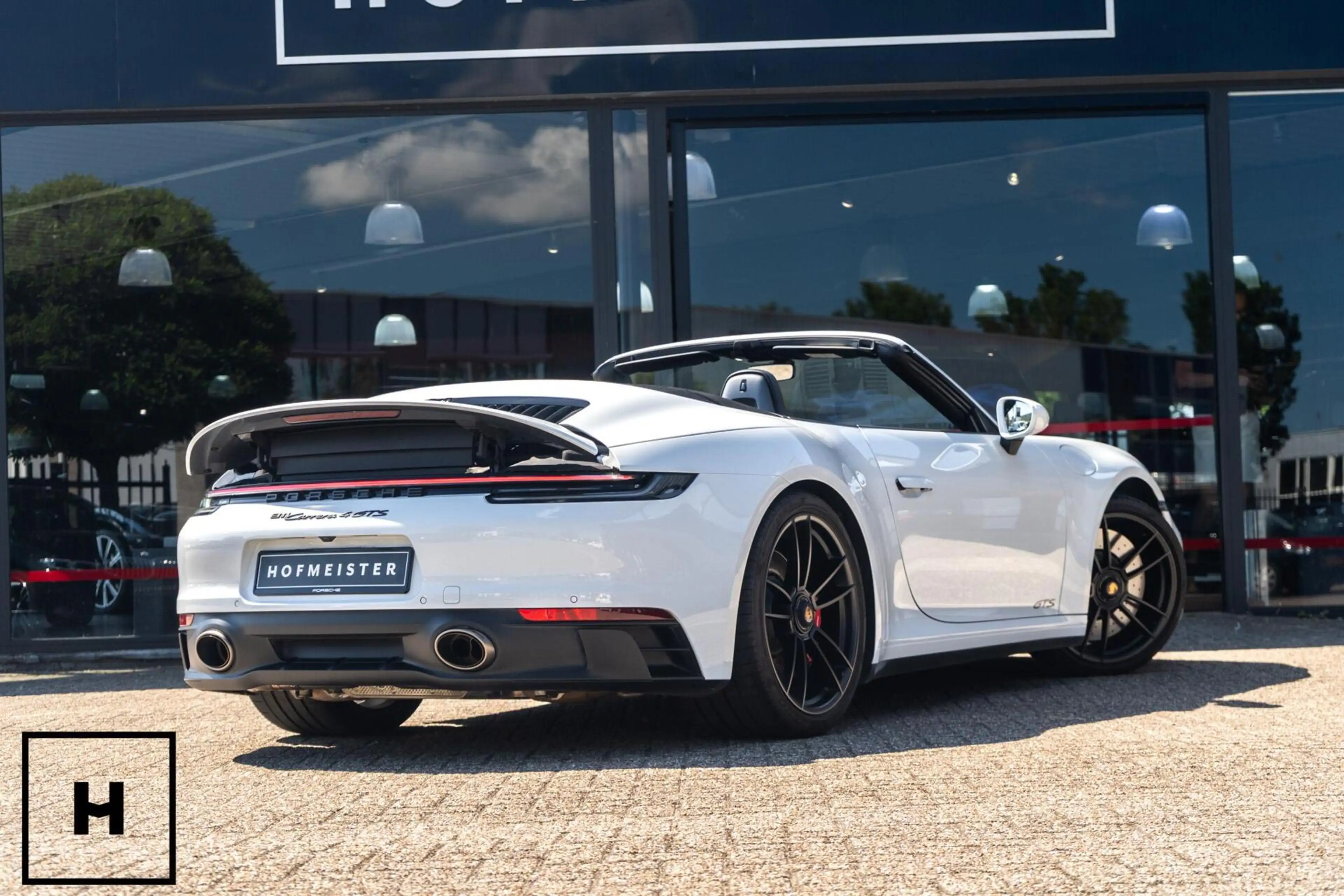 Porsche 992 Cabrio 3.0 Carrera 4 GTS — photo 16