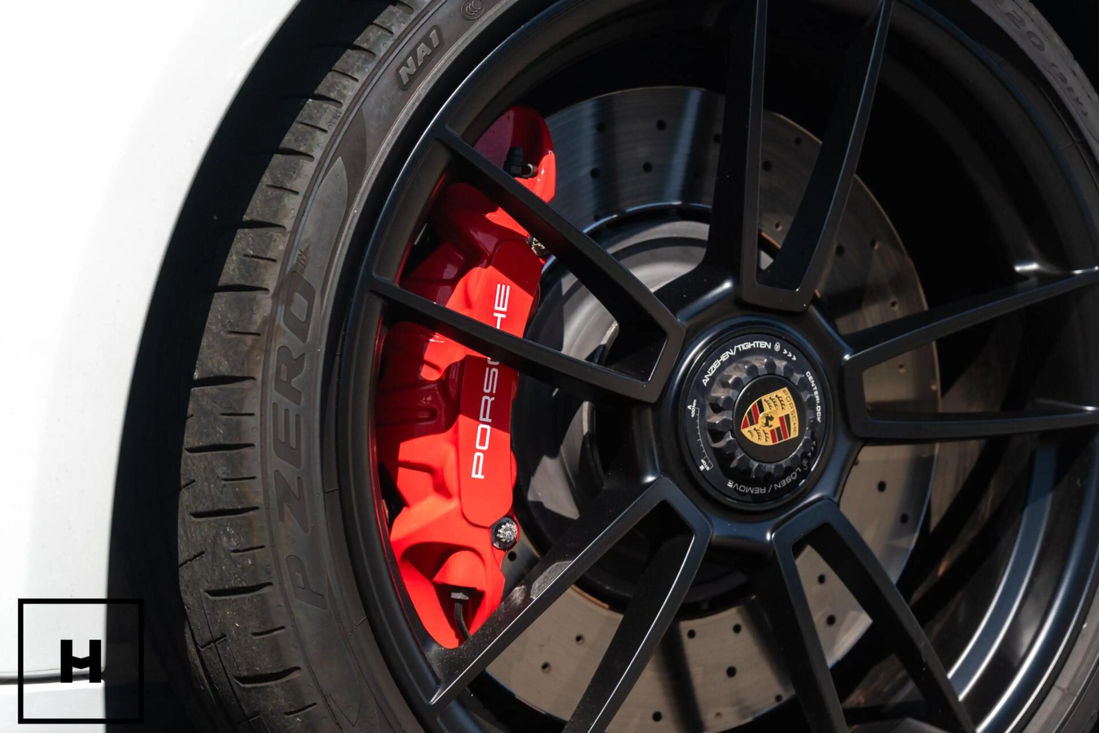Porsche 992 Cabrio 3.0 Carrera 4 GTS — photo 7