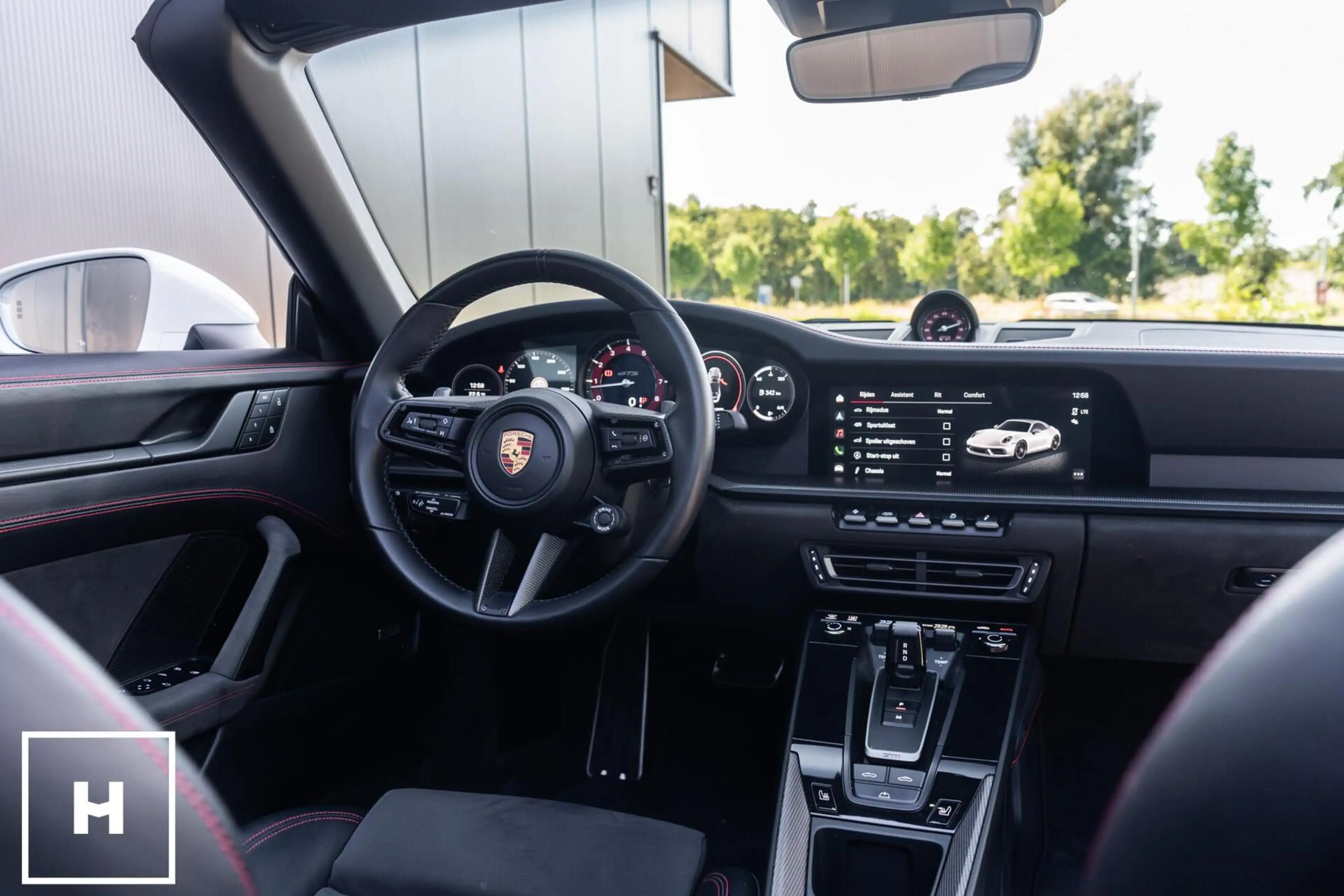 Porsche 992 Cabrio 3.0 Carrera 4 GTS — photo 2