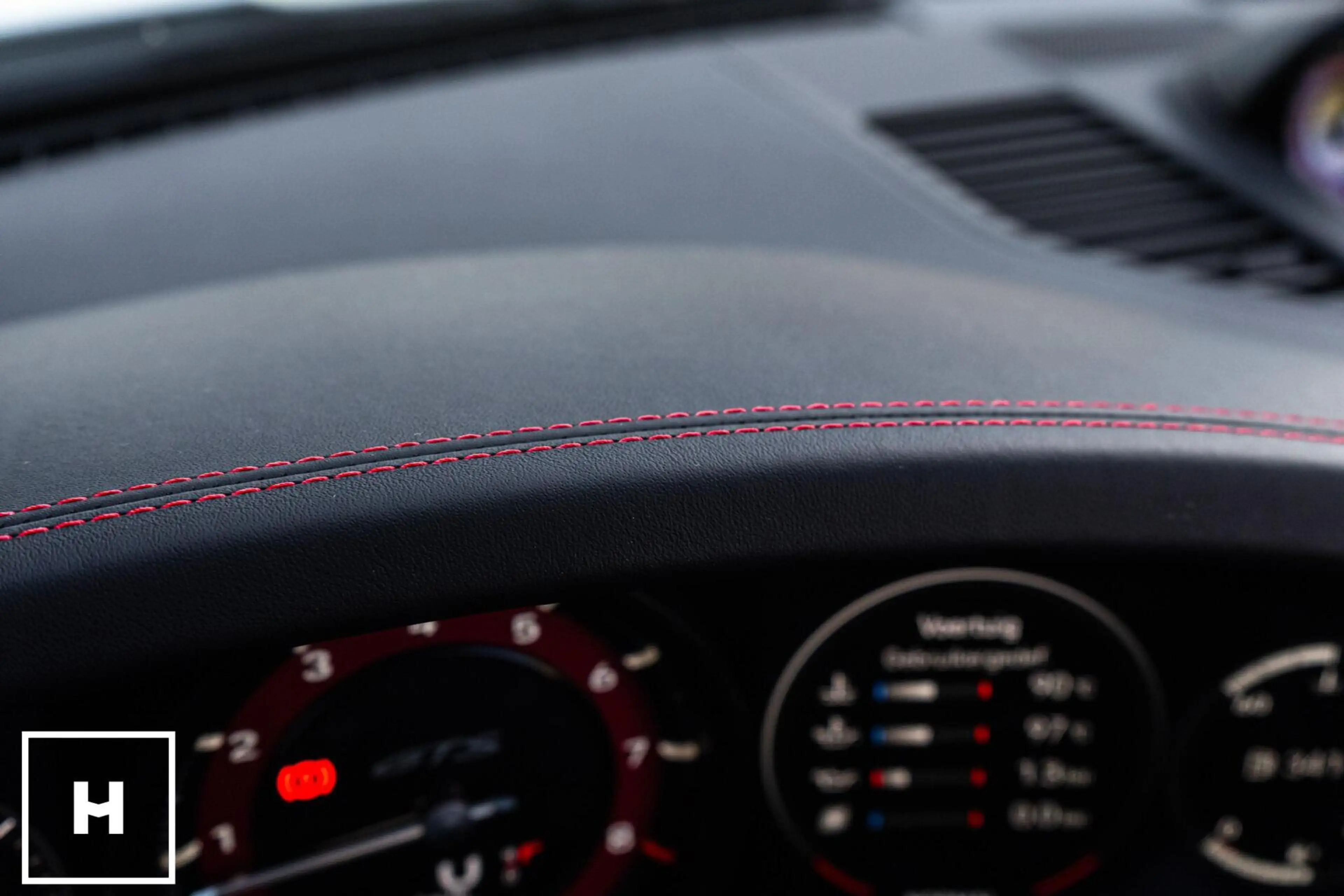 Porsche 992 Cabrio 3.0 Carrera 4 GTS — photo 26