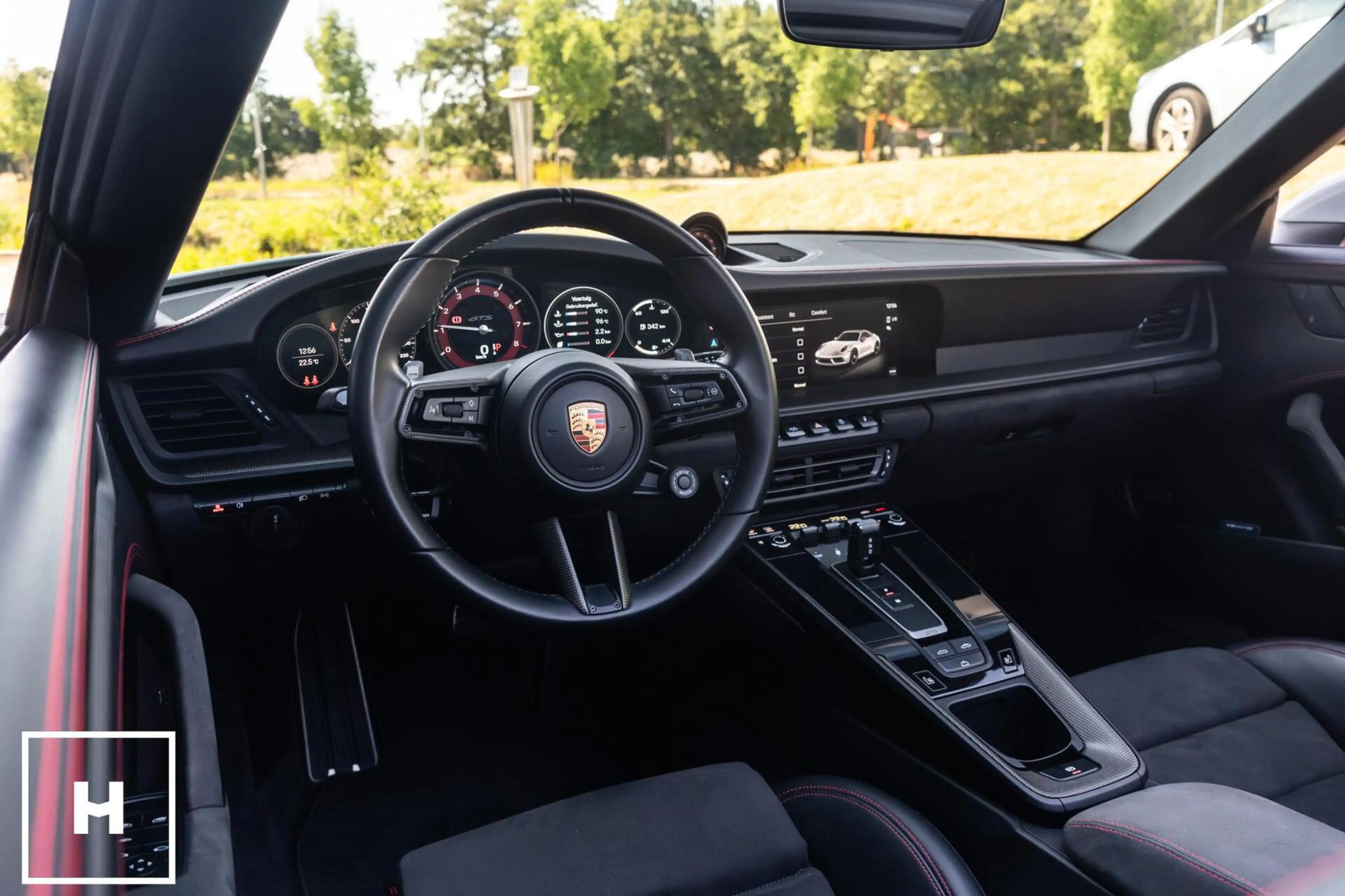 Porsche 992 Cabrio 3.0 Carrera 4 GTS — photo 14