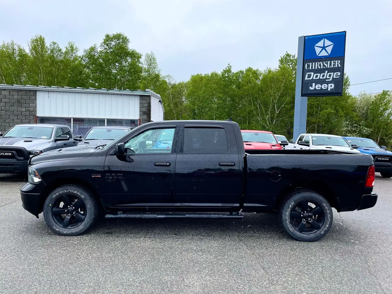 RAM 1500 снимка RAM 1500
