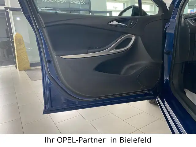 Opel Astra view 7