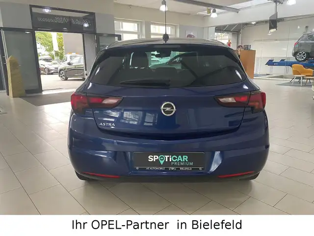 Opel Astra view 5