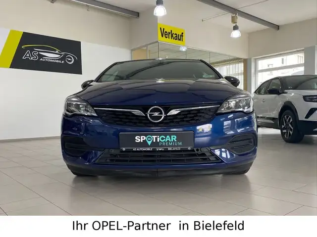 Opel Astra view 2