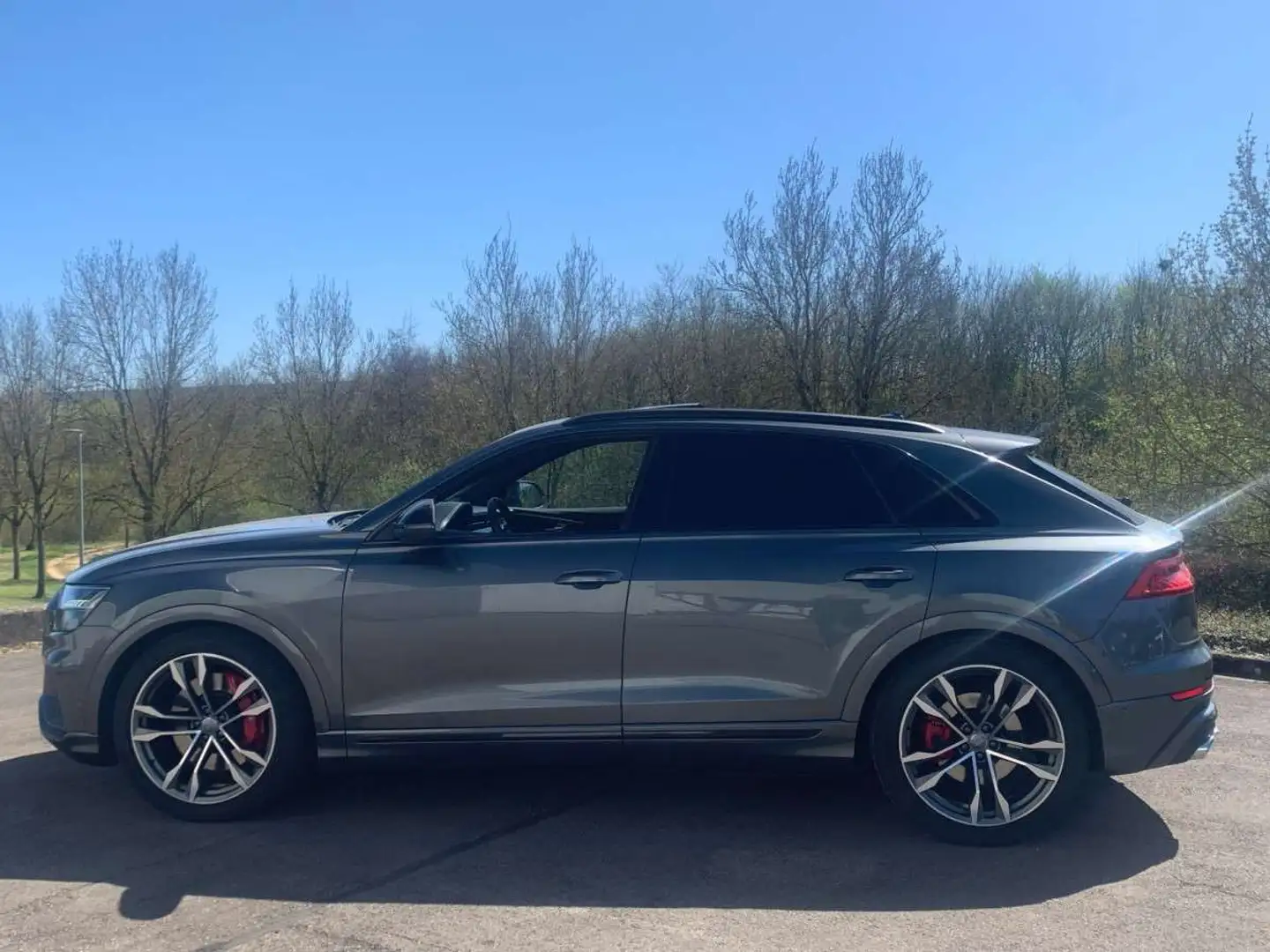 Audi SQ8 TDI Tiptronic Šedá - 2