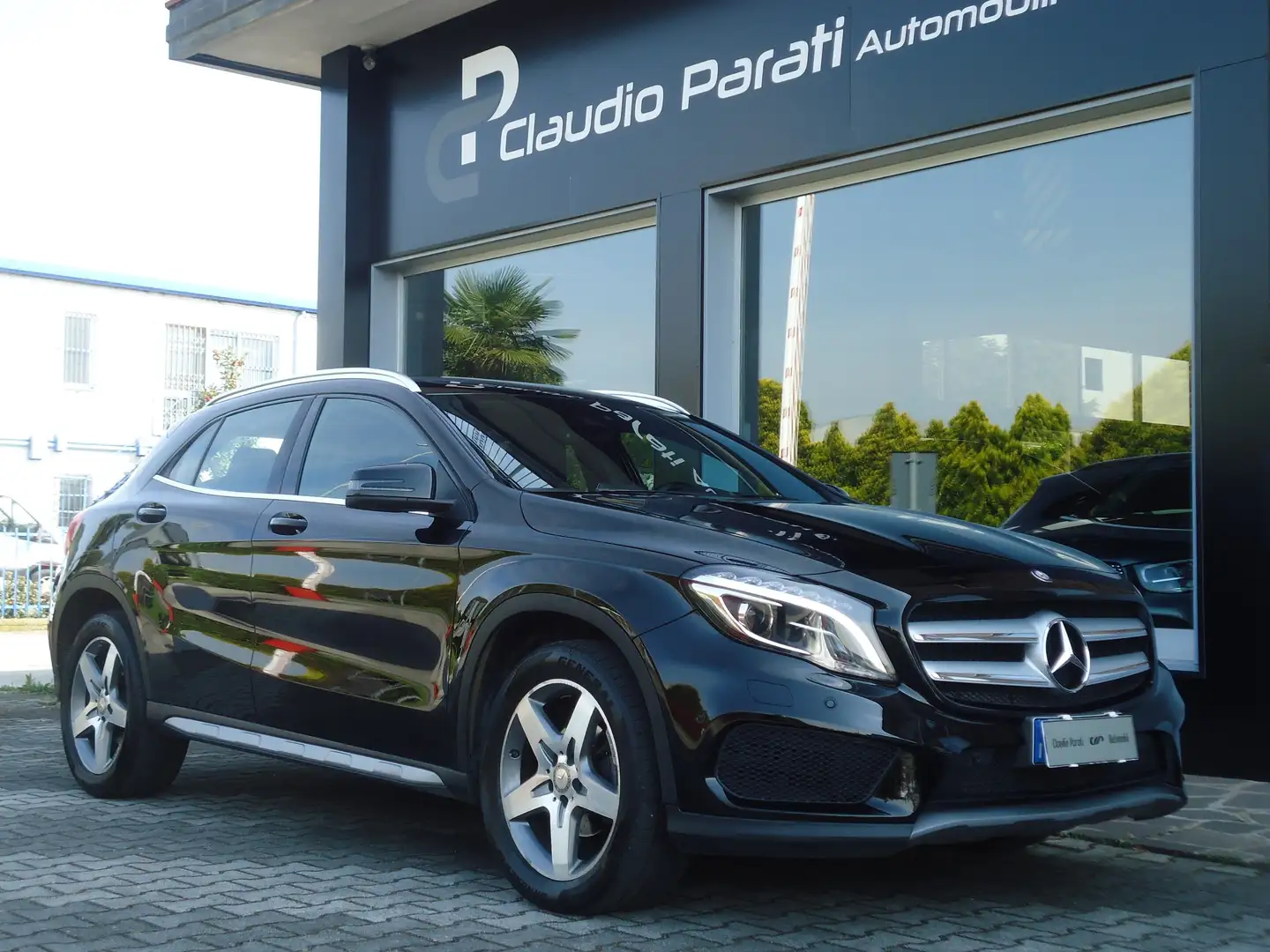 Mercedes-Benz GLA 200 d AUTOMATIC 4MATIC PREMIUM Nero - 2