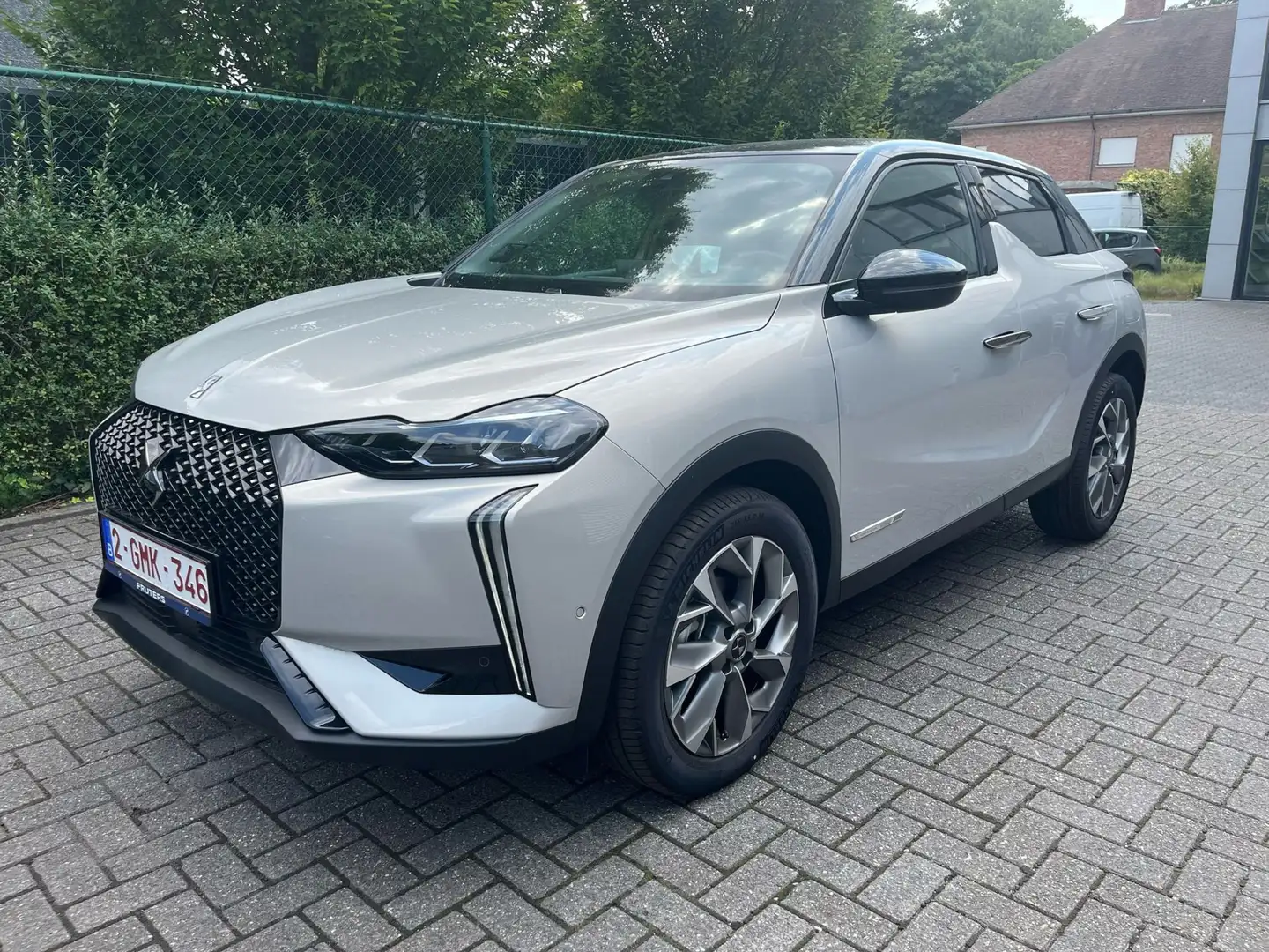 DS Automobiles DS 3 1.2 Turbo S/S Esprit de Voyage AUT 130PK Gris - 1