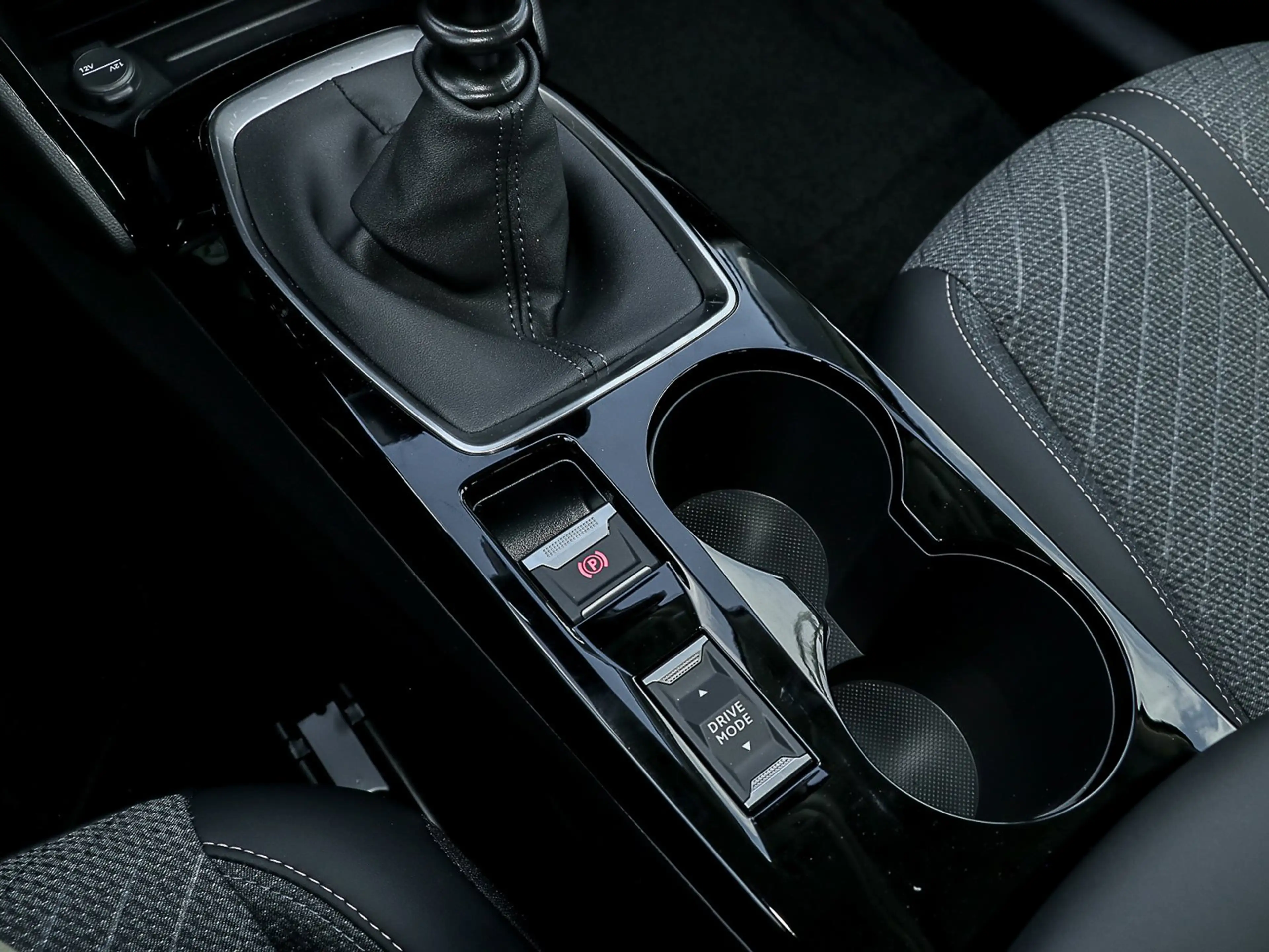 Peugeot 208 ALLURE TURBO 100 360/Kam./LED/Navi/PDC/SHZ — photo 15