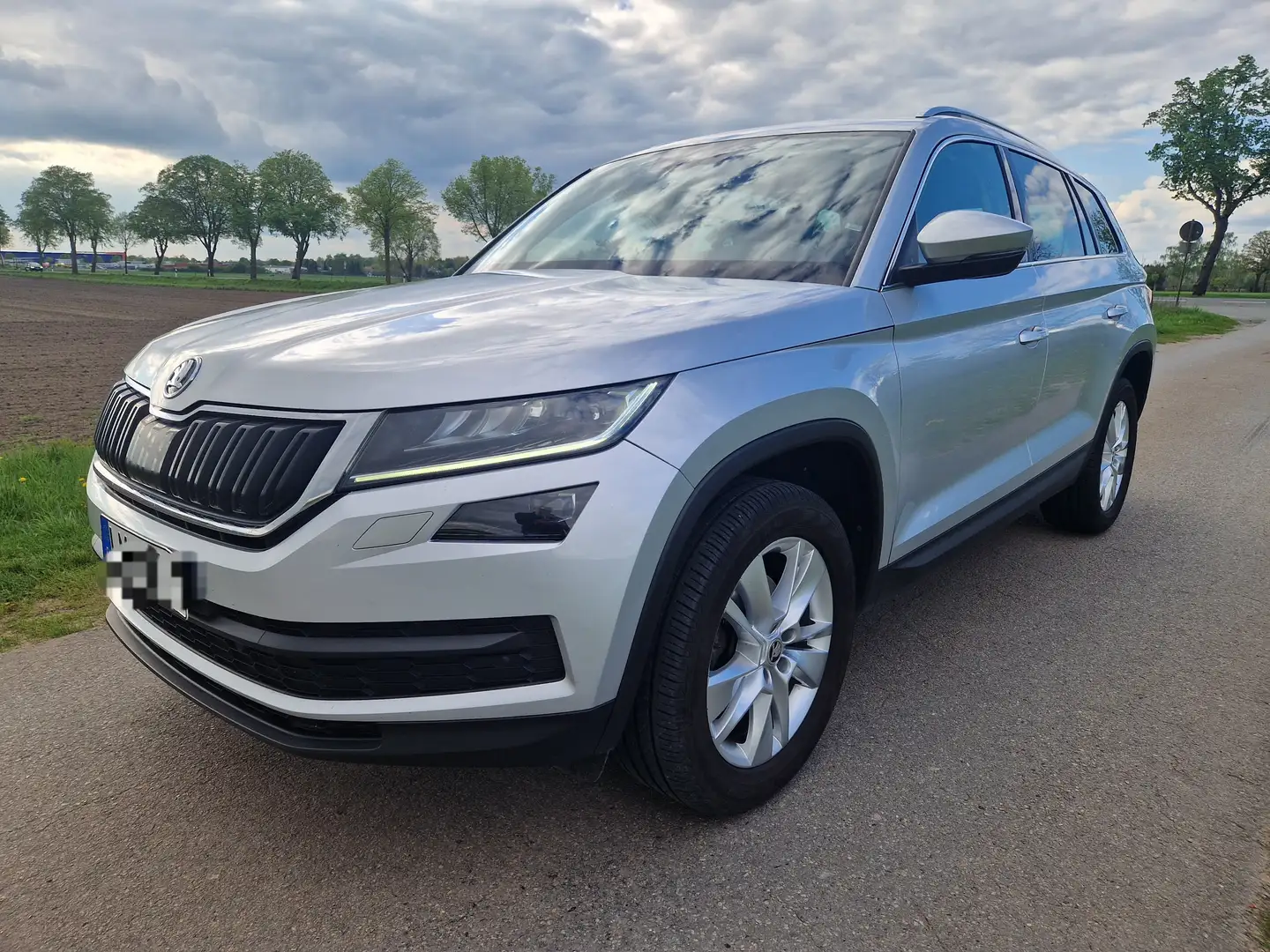 Skoda Kodiaq Kodiaq Diesel 2.0 TDI DSG Ambition Silber - 2