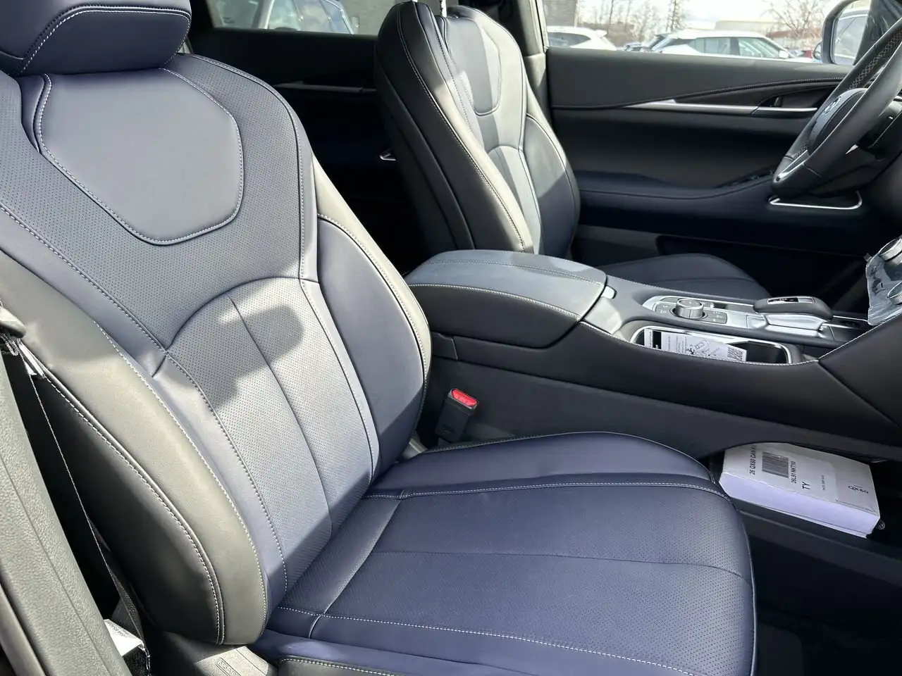 Infiniti QX60 снимка Infiniti QX60