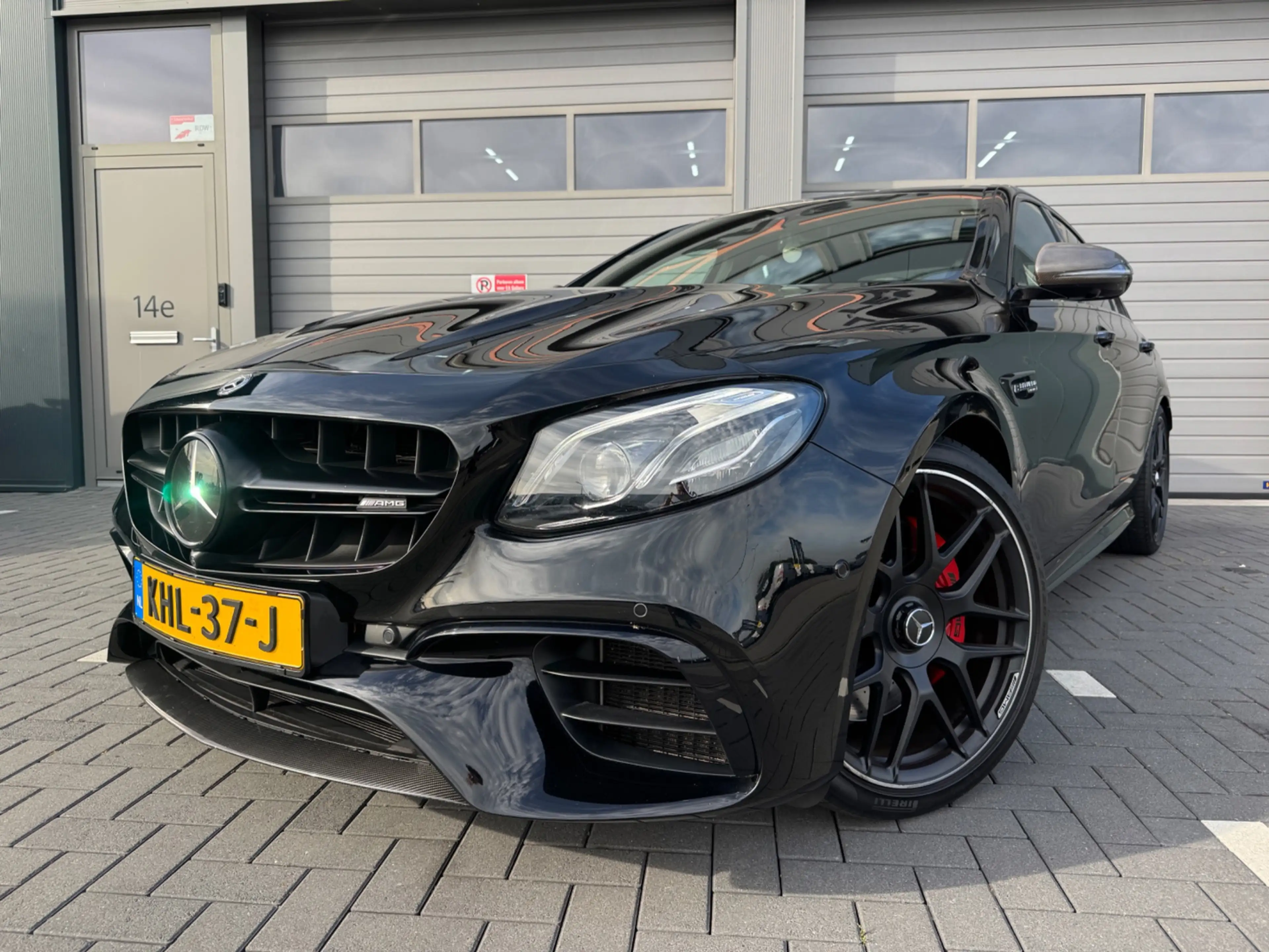Mercedes-Benz E 63 AMG S 4MATIC+ Carbon BOMVOL — photo 5