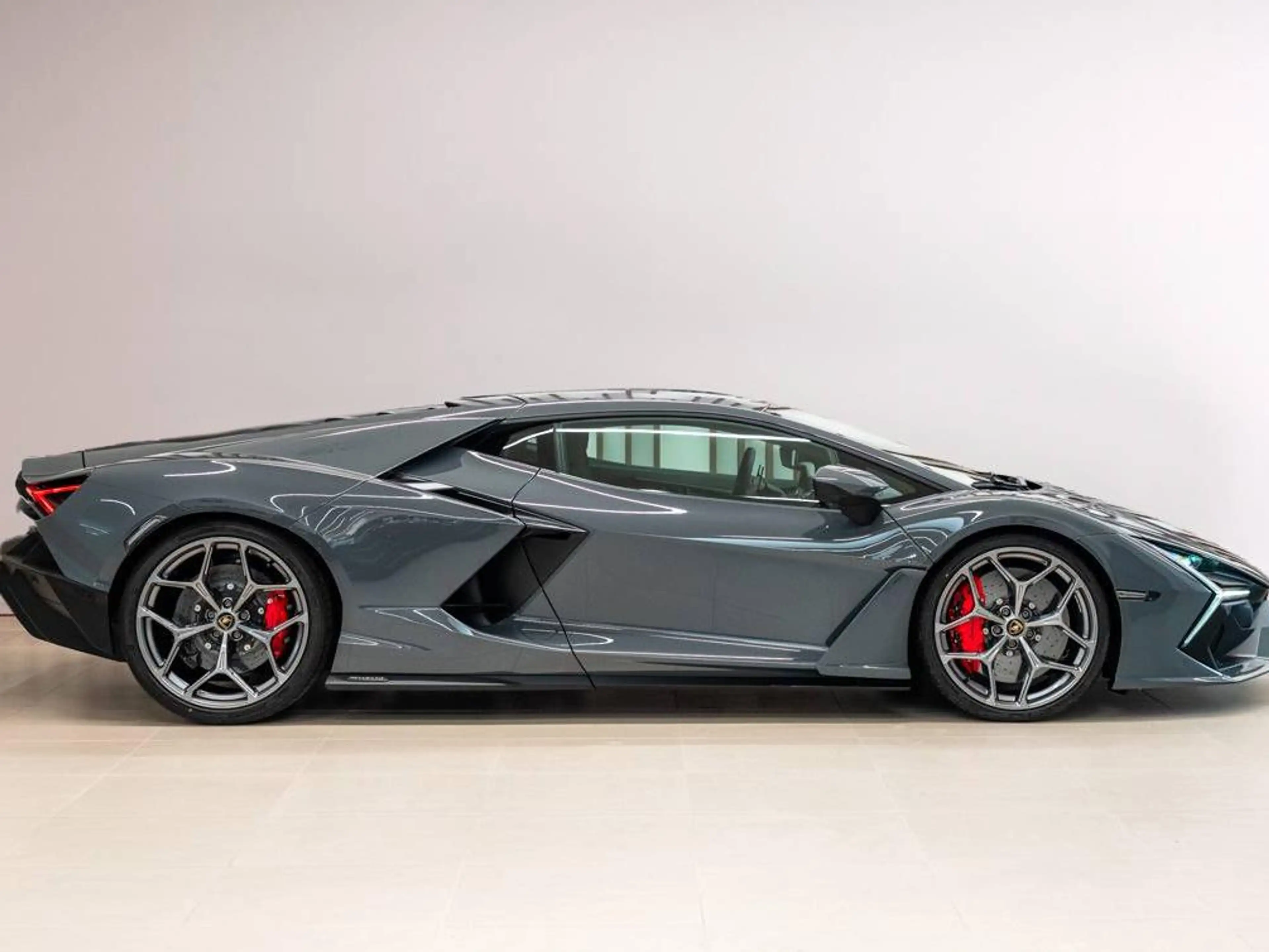 Lamborghini Revuelto Revuelto PHEV 6.5i V12 — photo 2