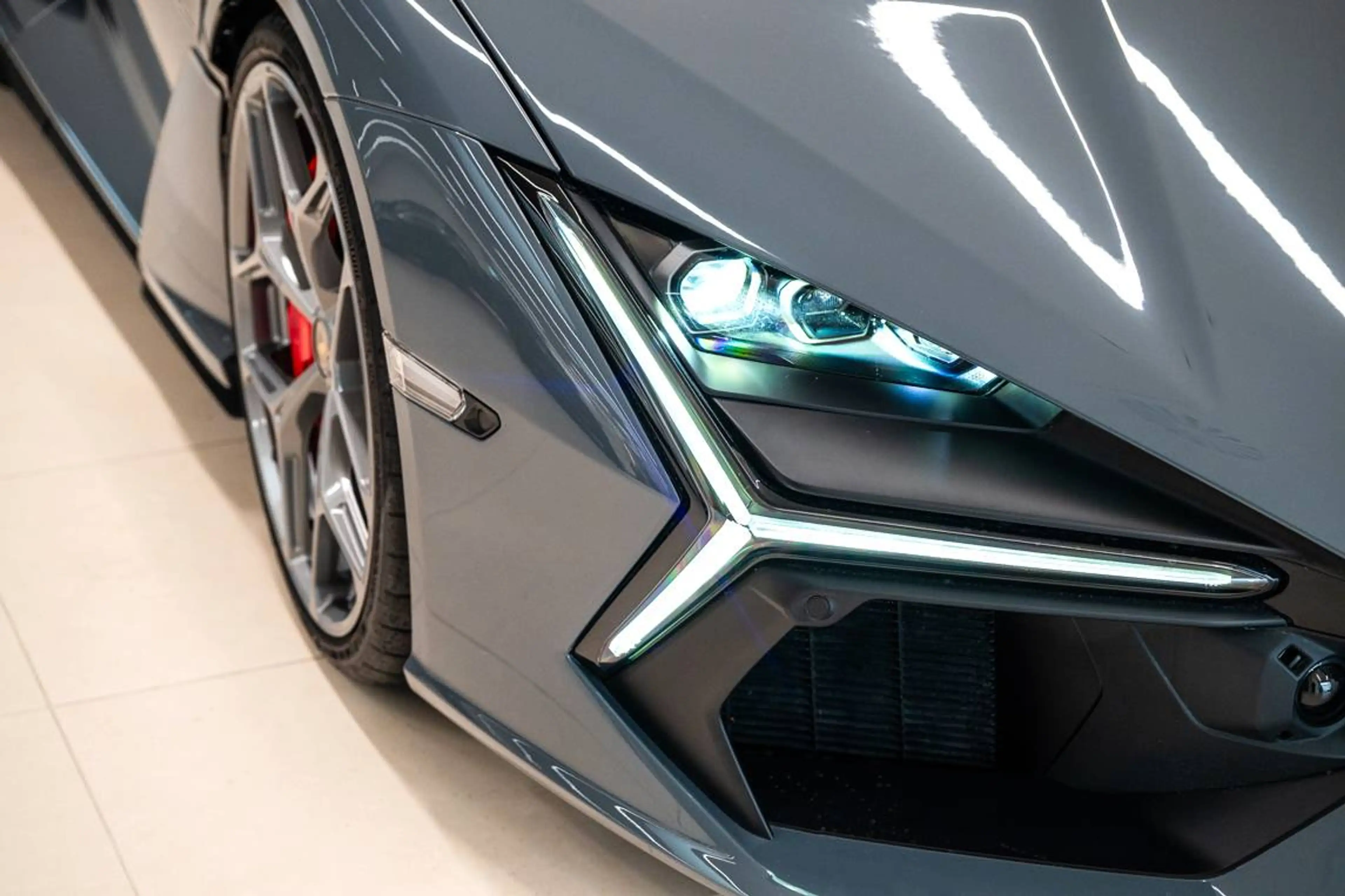 Lamborghini Revuelto Revuelto PHEV 6.5i V12 — photo 12