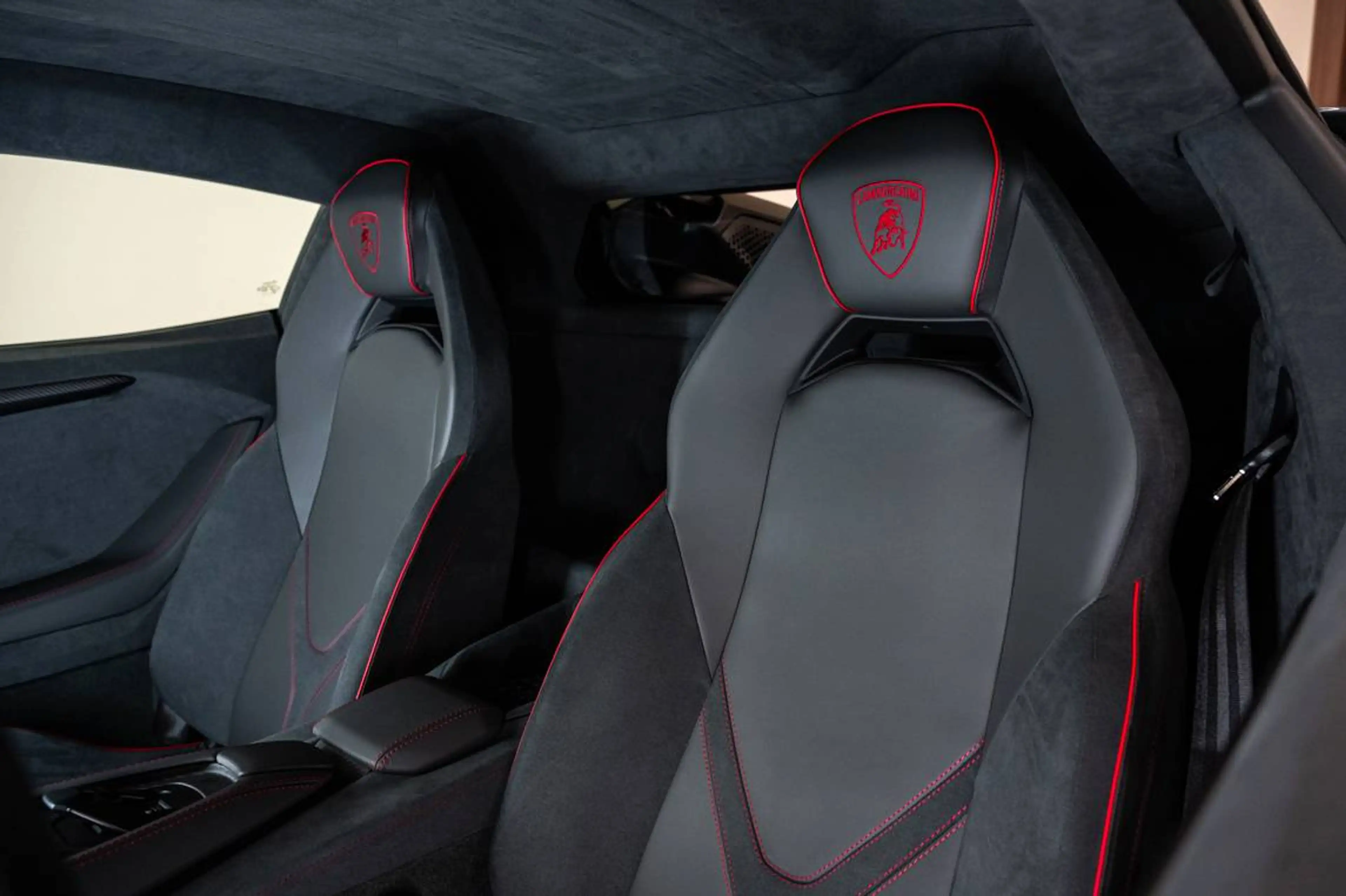 Lamborghini Revuelto Revuelto PHEV 6.5i V12 — photo 10