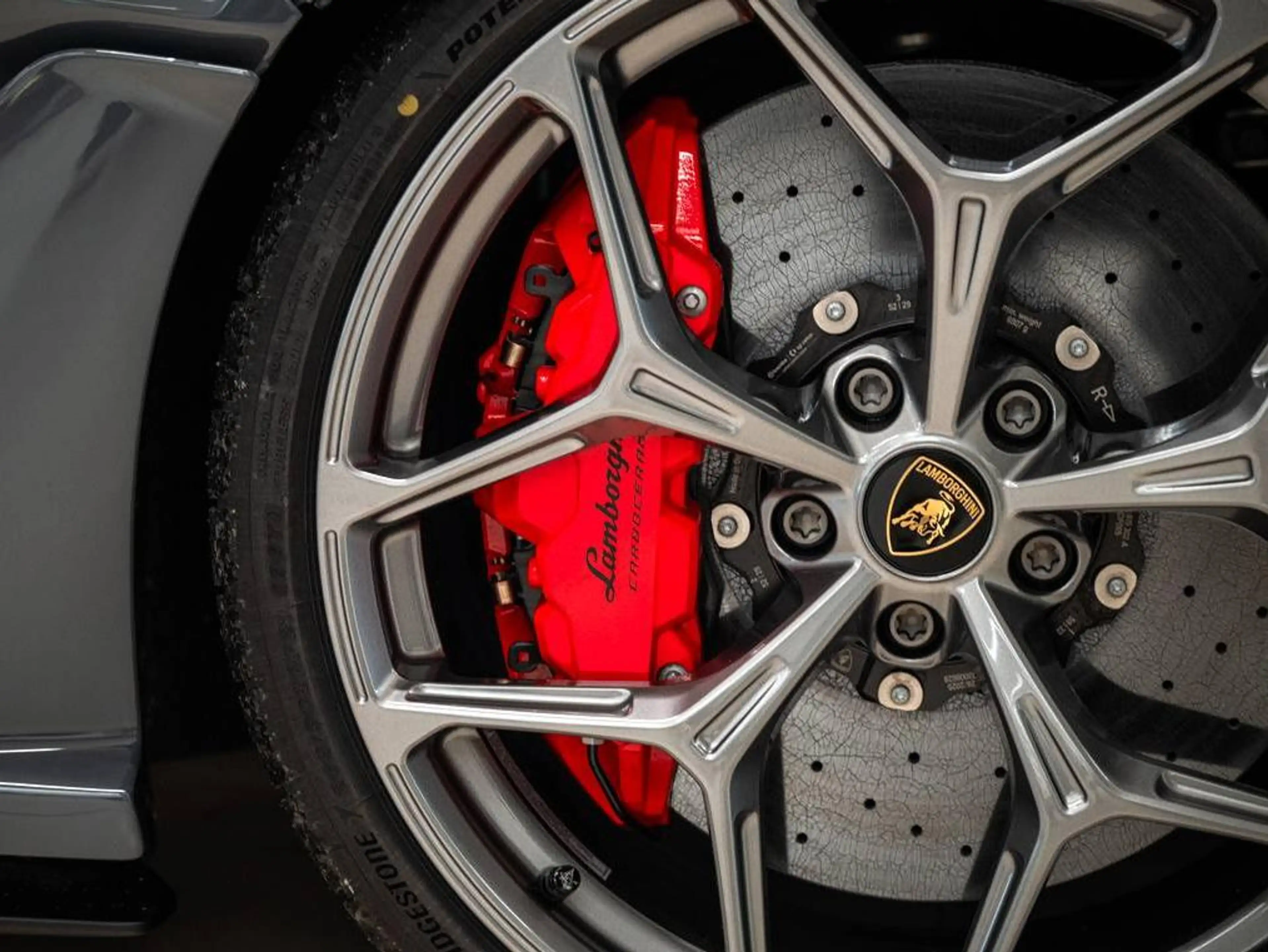 Lamborghini Revuelto Revuelto PHEV 6.5i V12 — photo 9