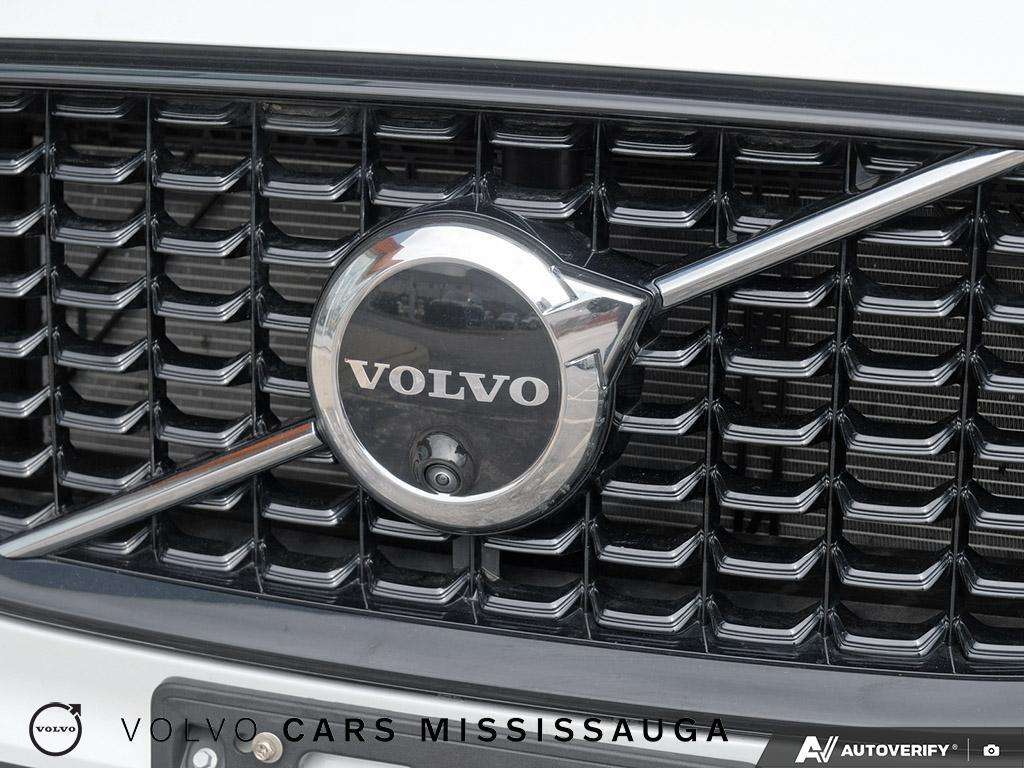 2024 Volvo XC60 Plus Dark Theme thumb 9
