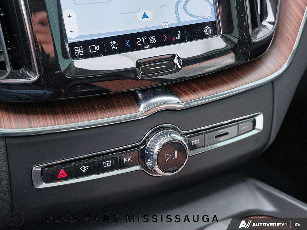 2024 Volvo XC60 Plus Dark Theme thumb 20
