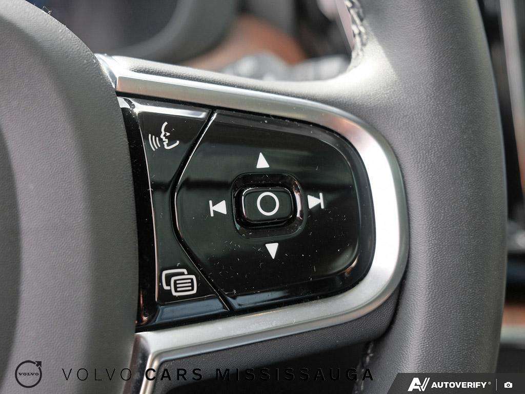2024 Volvo XC60 Plus Dark Theme thumb 18