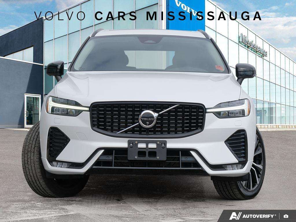 2024 Volvo XC60 Plus Dark Theme alt 2