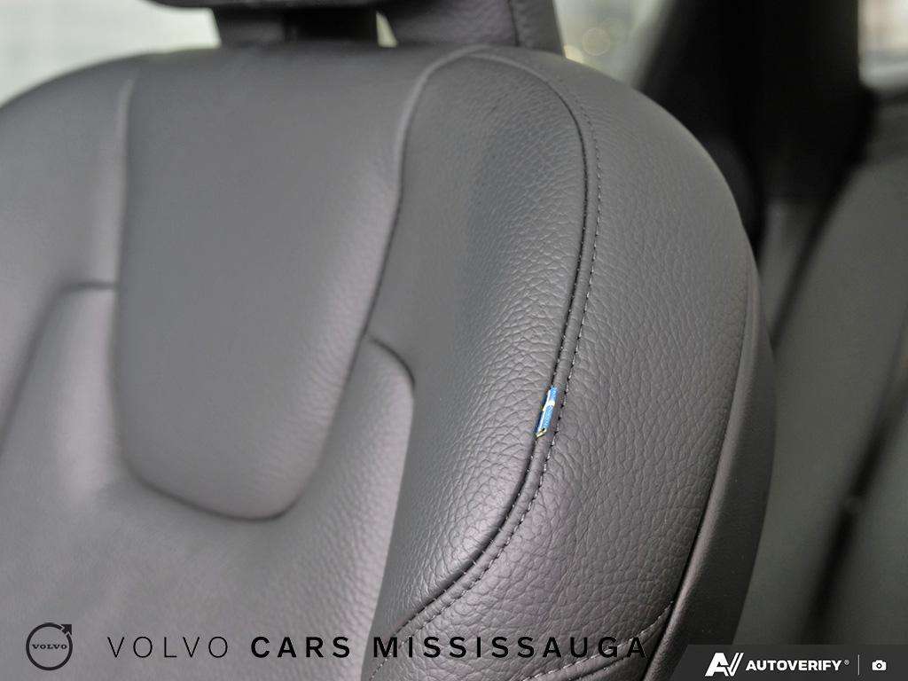 2024 Volvo XC60 Plus Dark Theme thumb 24