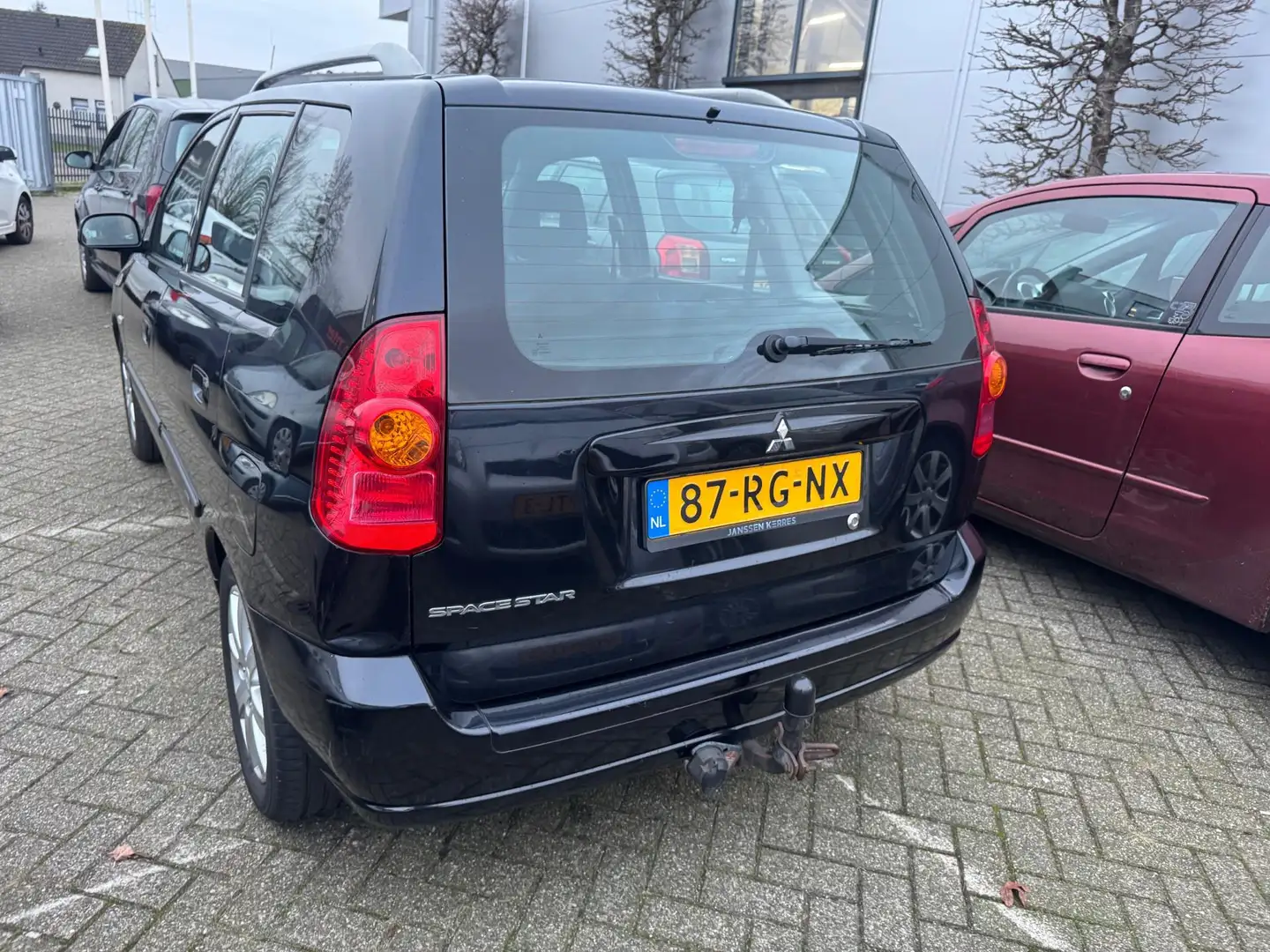 Mitsubishi Space Star 1.8 Instyle Silver AUTOMAAT Airco Fekete - 2