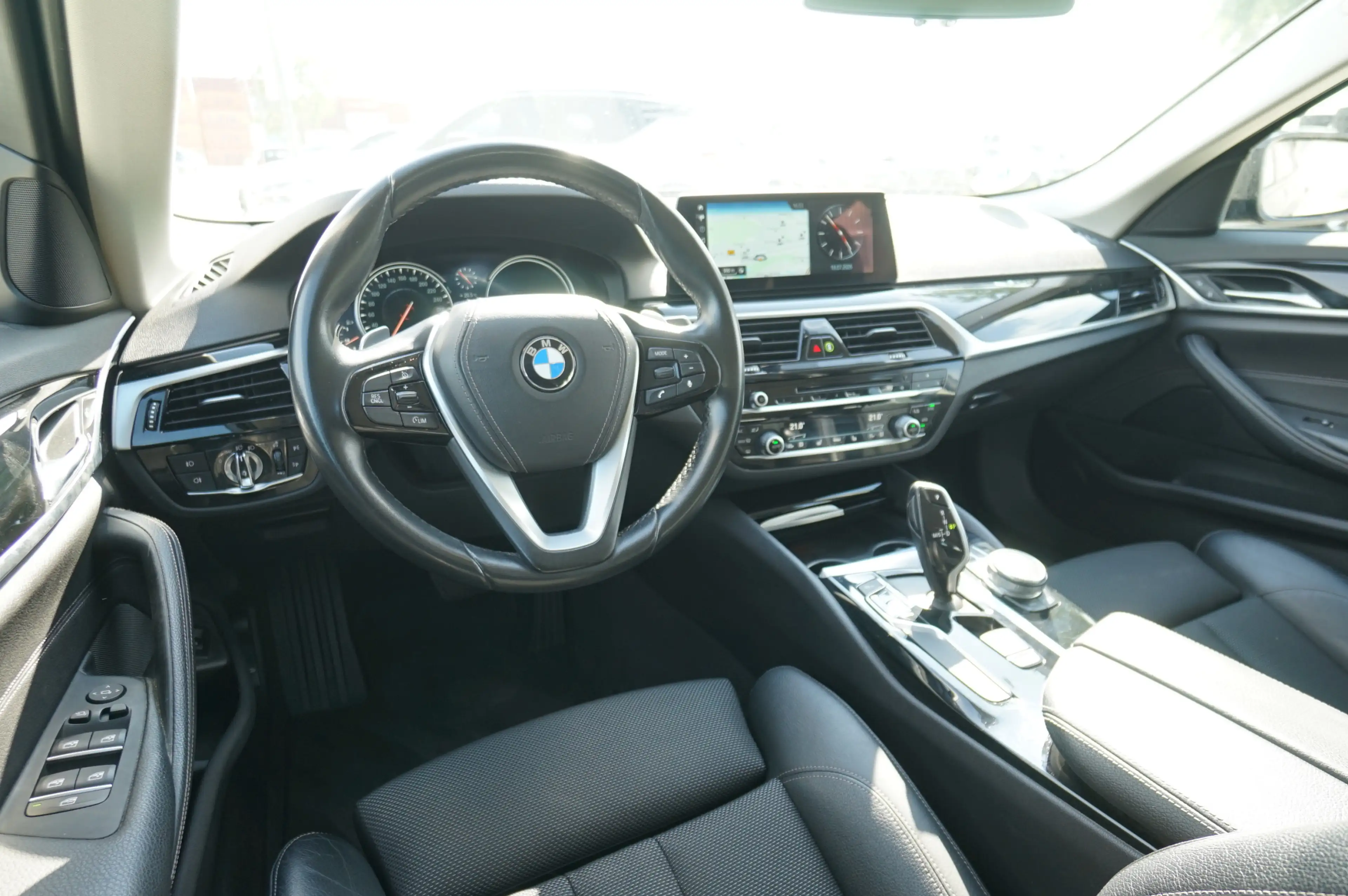 BMW 530 Touring Sport Line Aut. |LED| |AHK| |EURO6| — photo 10