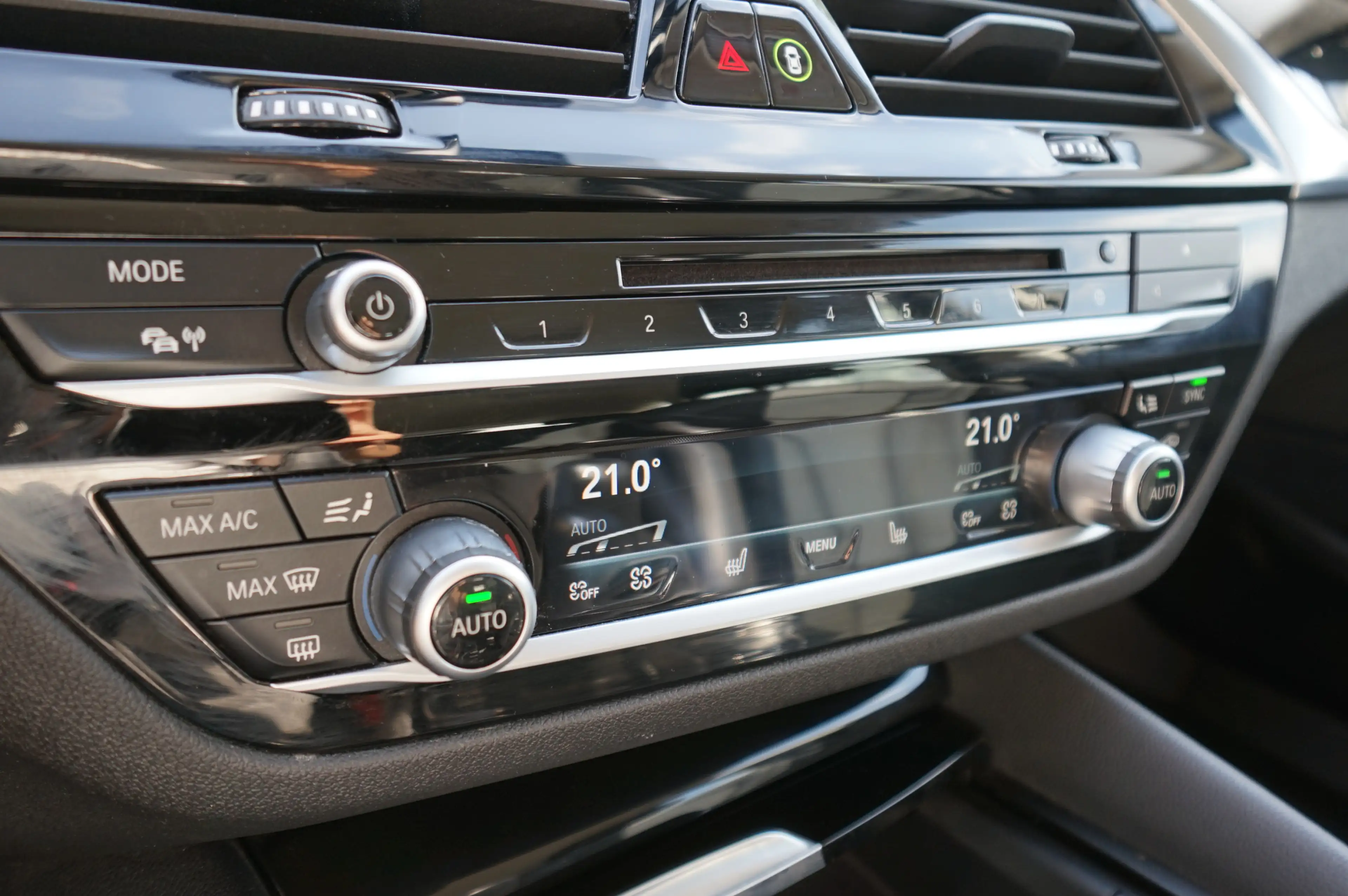 BMW 530 Touring Sport Line Aut. |LED| |AHK| |EURO6| — photo 11