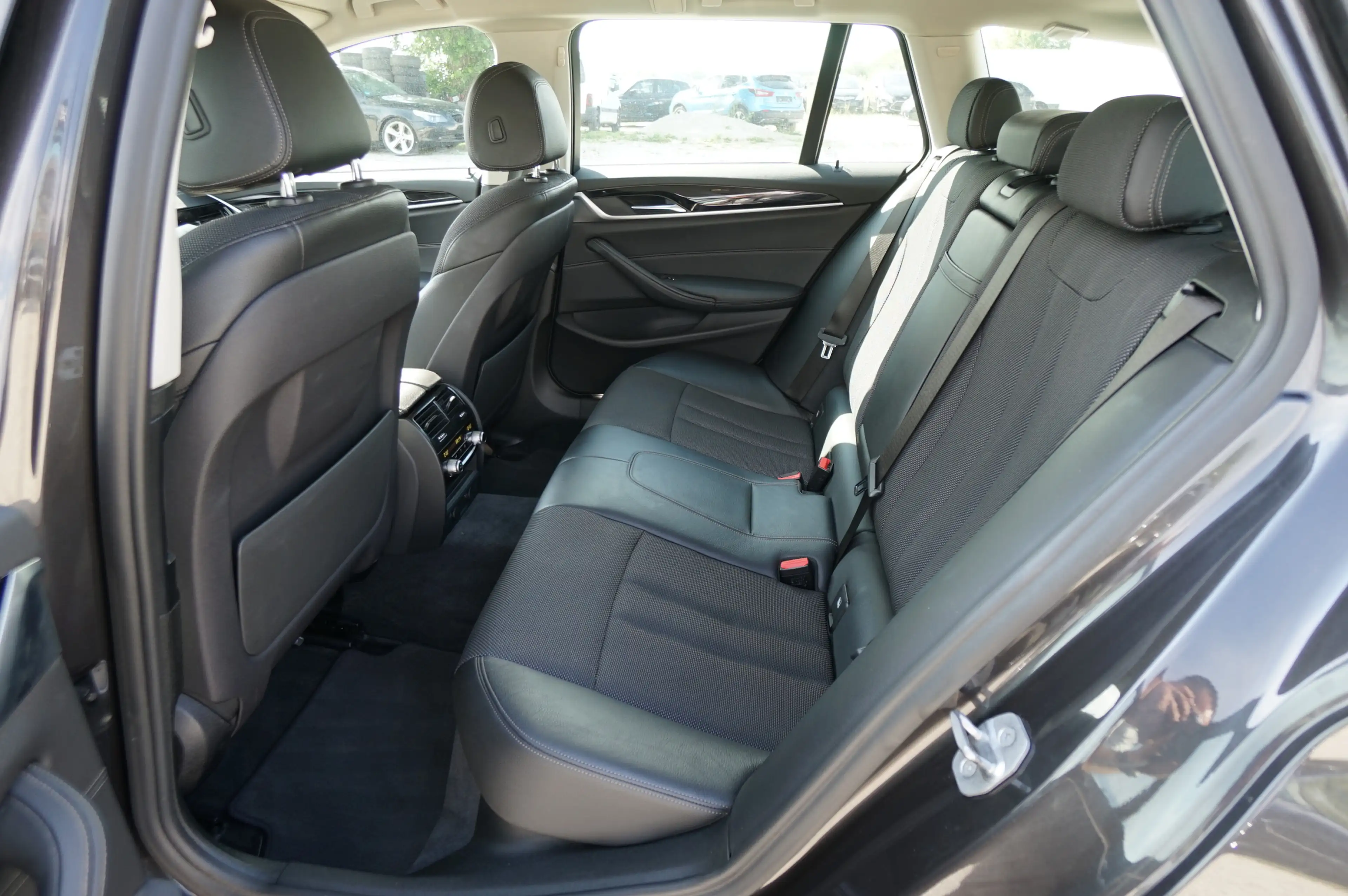 BMW 530 Touring Sport Line Aut. |LED| |AHK| |EURO6| — photo 14