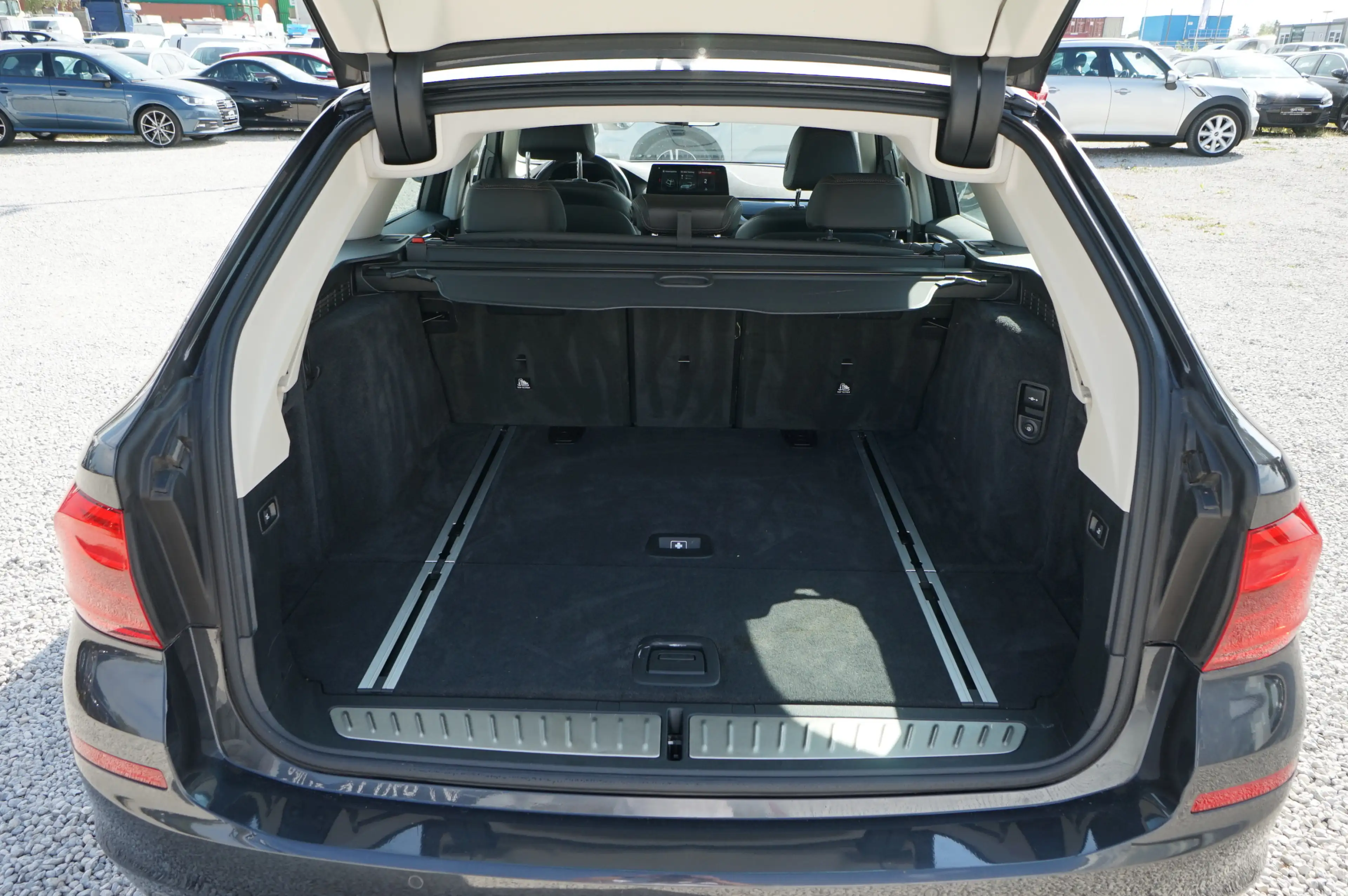 BMW 530 Touring Sport Line Aut. |LED| |AHK| |EURO6| — photo 8