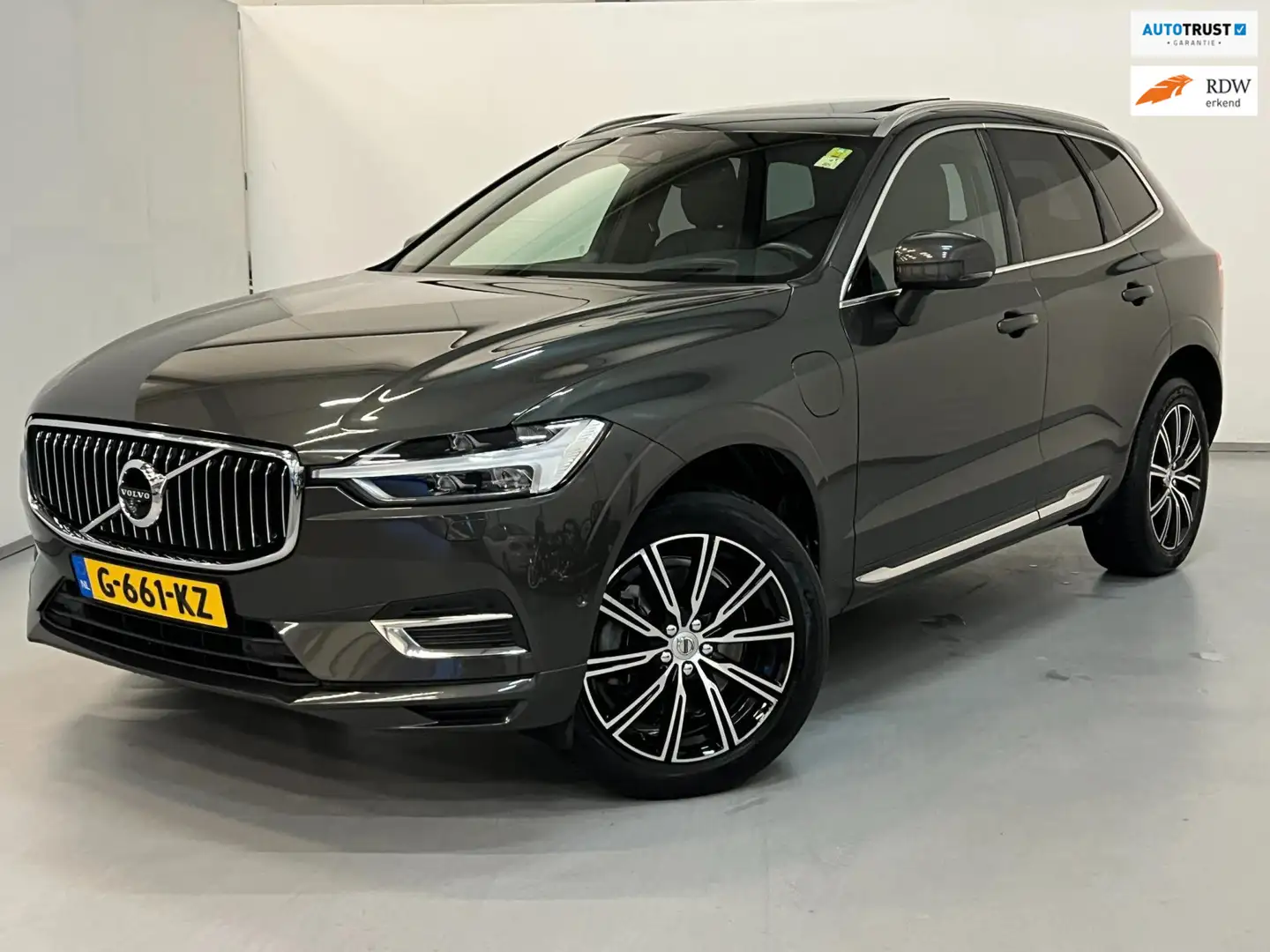 Volvo XC60 2.0 T8 Twin Engine AWD Inscription / BTW / B&W / M Grijs - 1