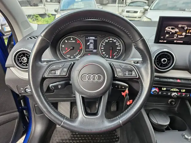 Audi Q2 view 13