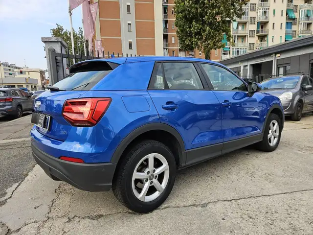 Audi Q2 view 4