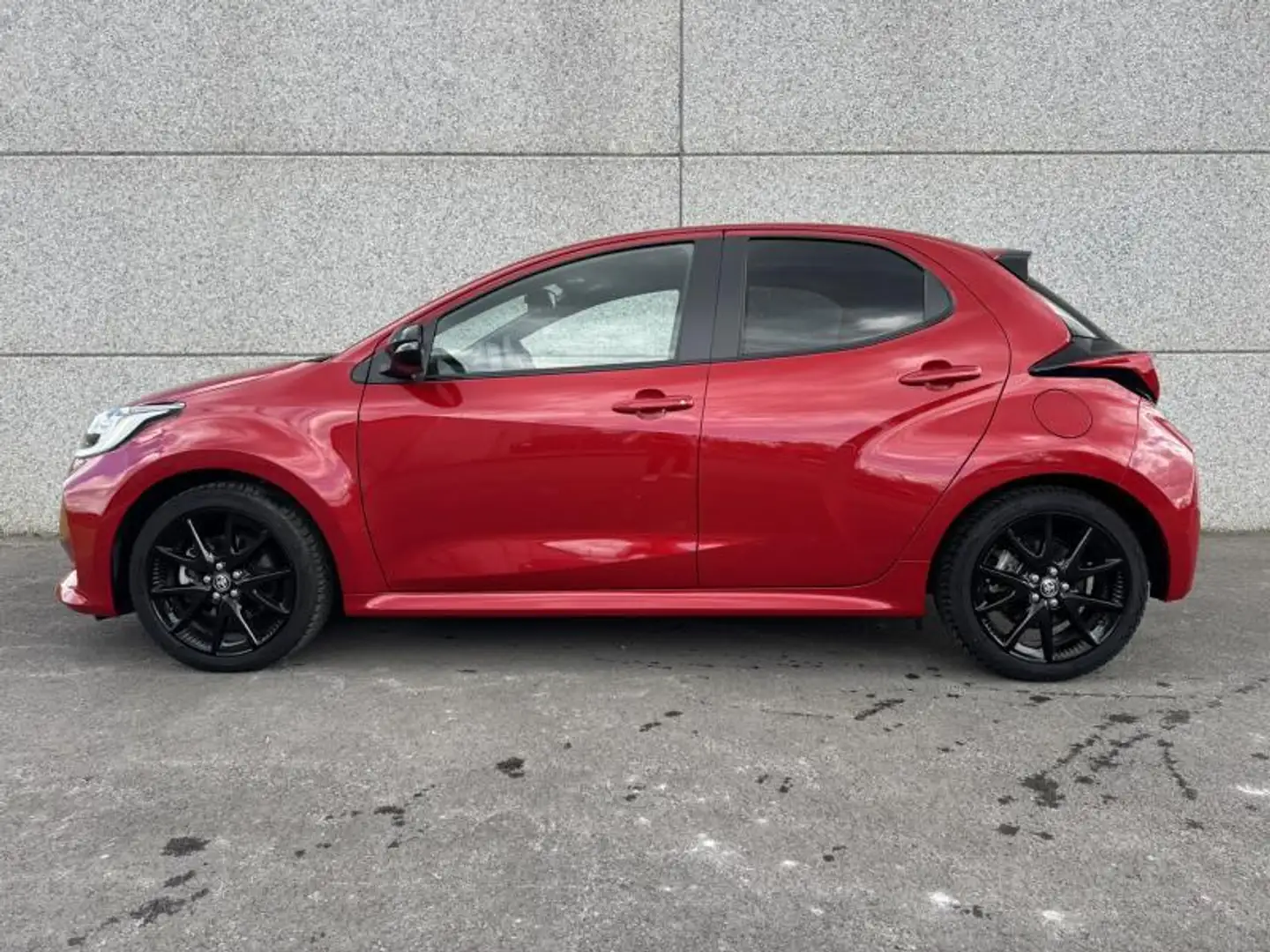 Toyota Yaris 1.5 Hybrid e-CVT Style High te Rouge - 2