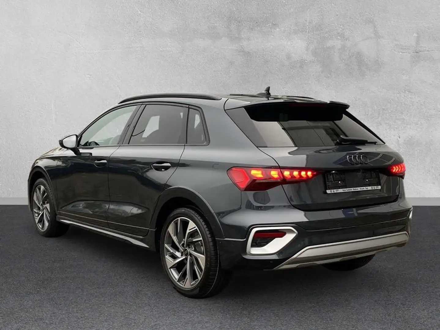 Audi A3 allstreet 35 TFSI S-tronic AHK Navi Tempomat Grau - 2