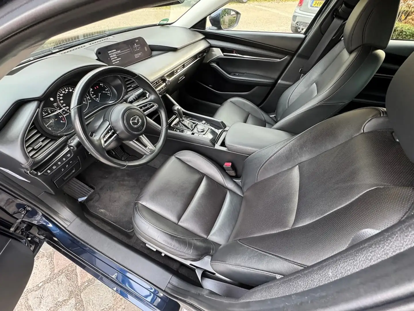 Mazda 3 2.0 e-SkyActiv-X M Hybrid 186 Luxury ecc,leer,led, Blauw - 2