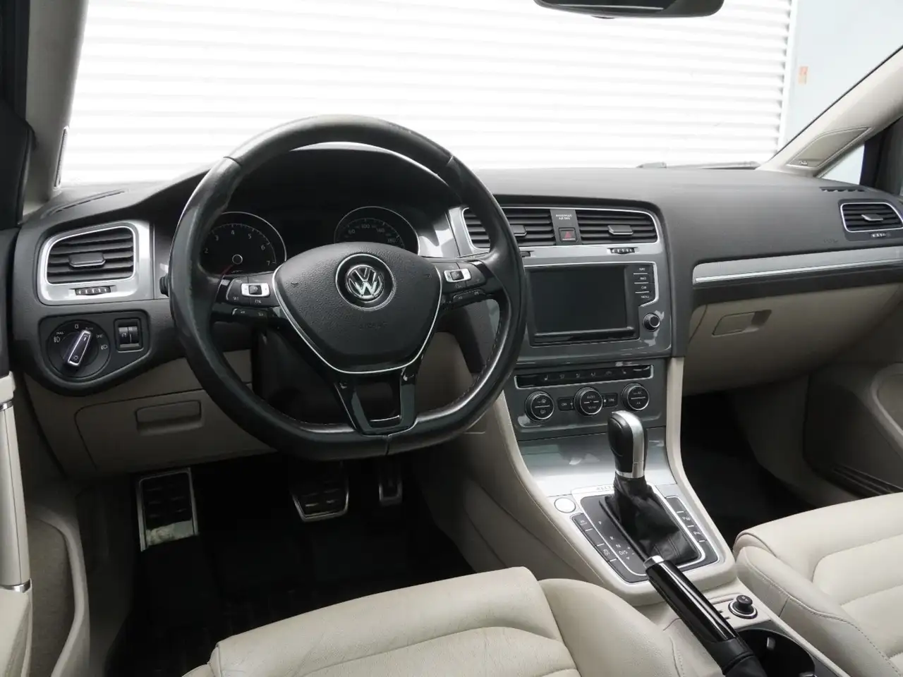 Volkswagen Golf photo Volkswagen Golf