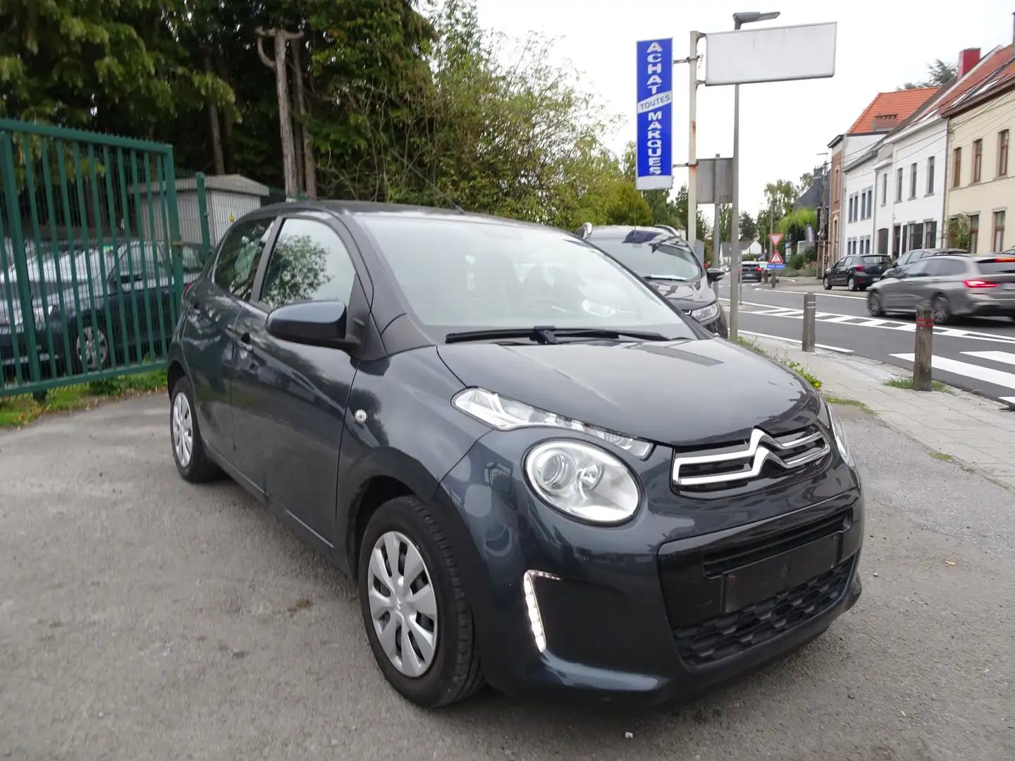 Citroen C1 C1 1.0 VTi Feel S&S Clim Bluetooth Tél Isofix.. Gris - 2