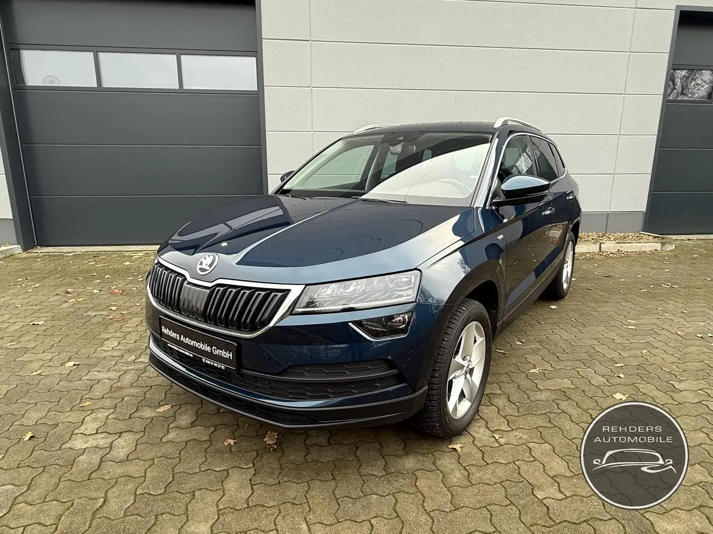 Skoda Karoq Ambition LED RFK SHZ AHK ACC Navi AppleCar Blau - 1