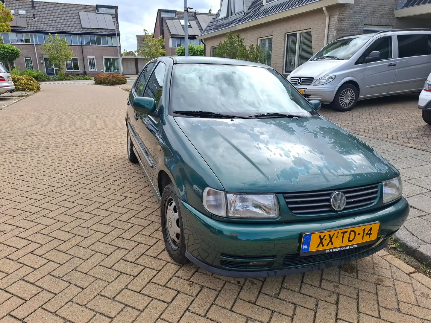 Volkswagen Polo Polo 1.6 Зелений - 1