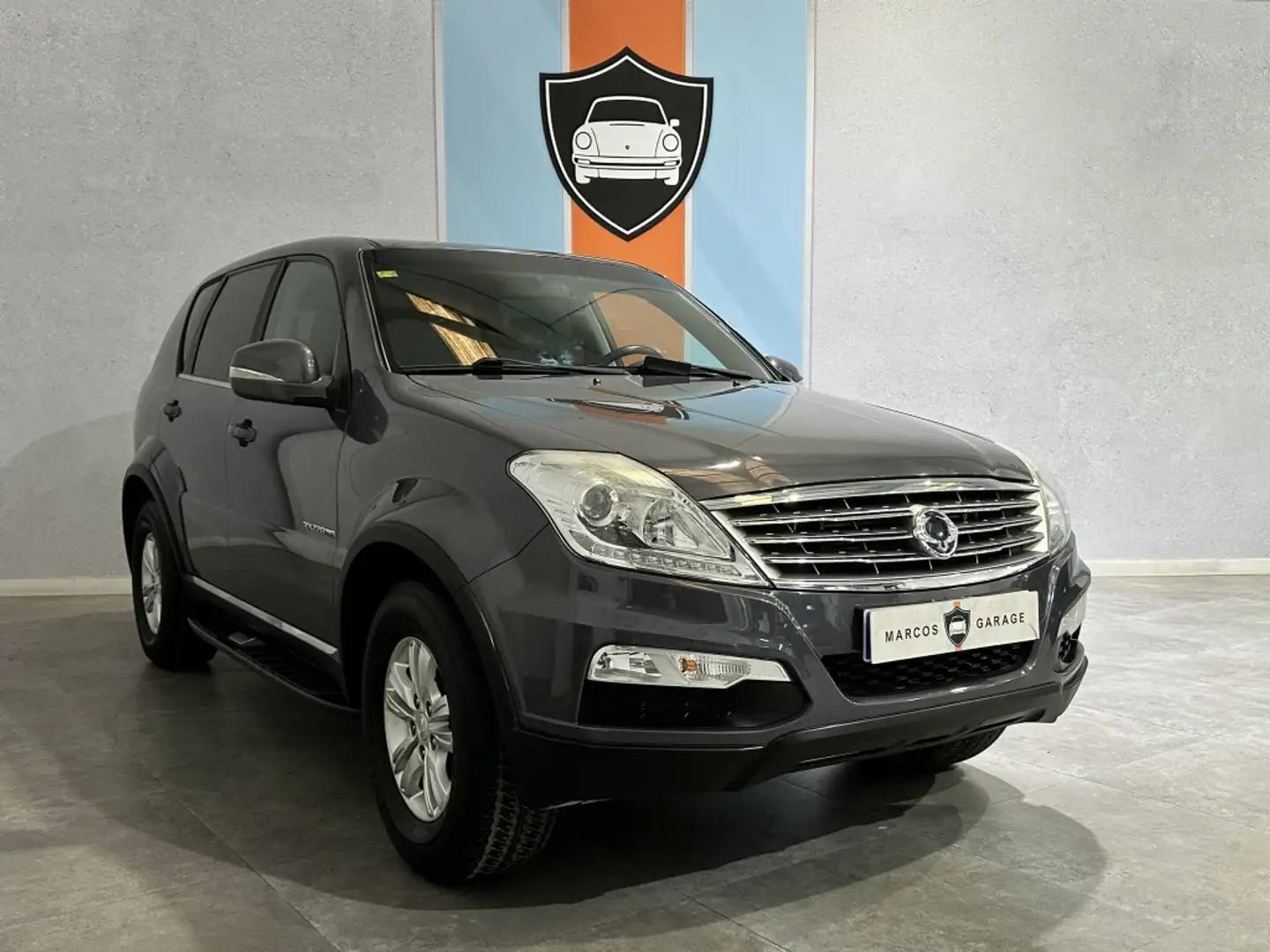 SsangYong Rexton W D22T Premium 4x2 Gris - 2