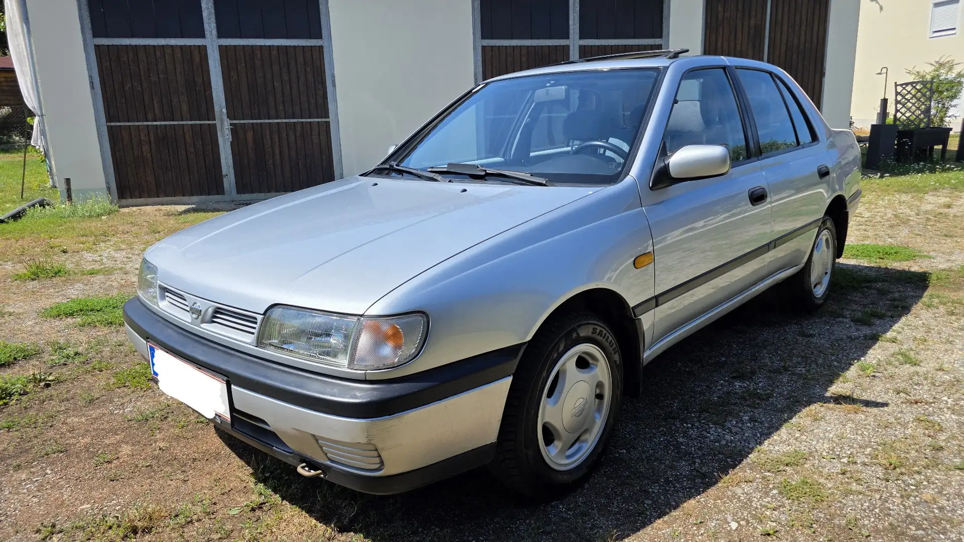 Nissan Sunny 1,6 SLX Silber - 1