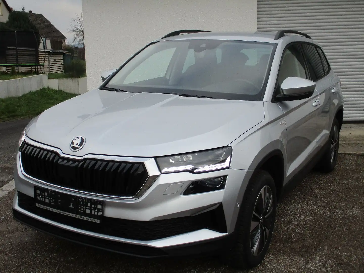 Skoda Karoq Tour+LED+AHK+Navi+Apple CarPlay Silber - 2