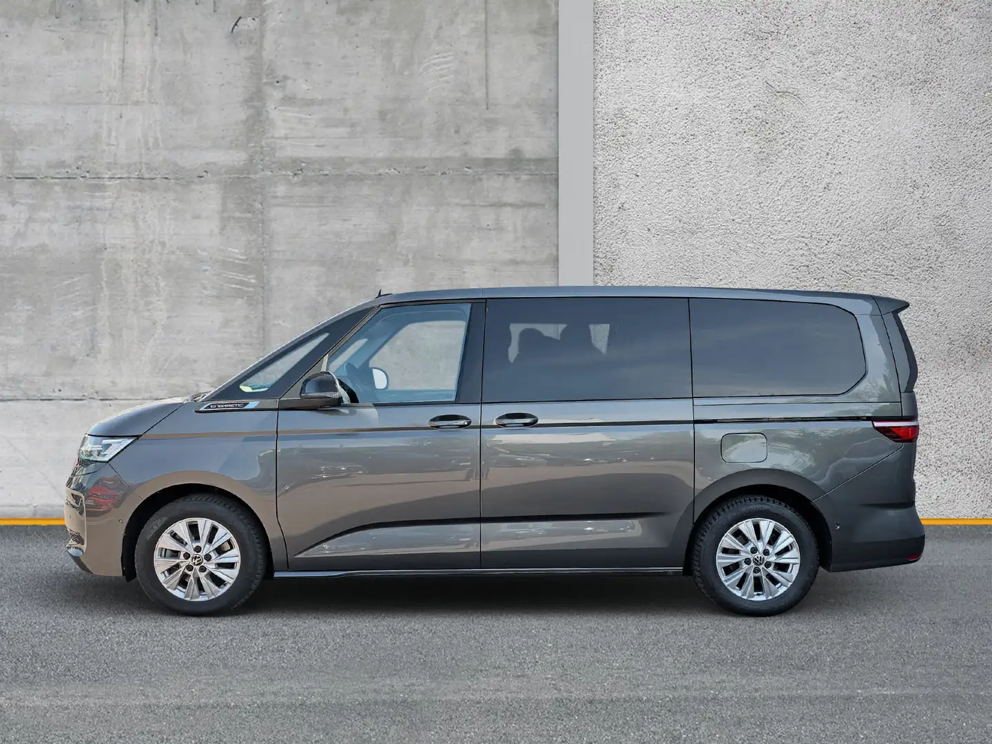 Volkswagen T7 Multivan eHybrid Lang Life AHK HuD PANO STANDHZG Grau - 2
