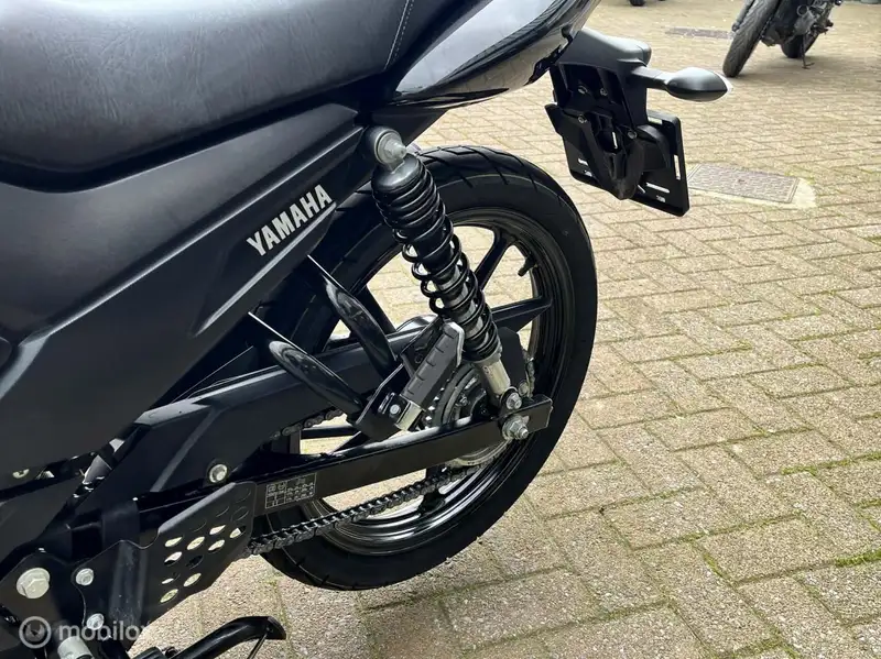 Yamaha YS 125 - foto 4